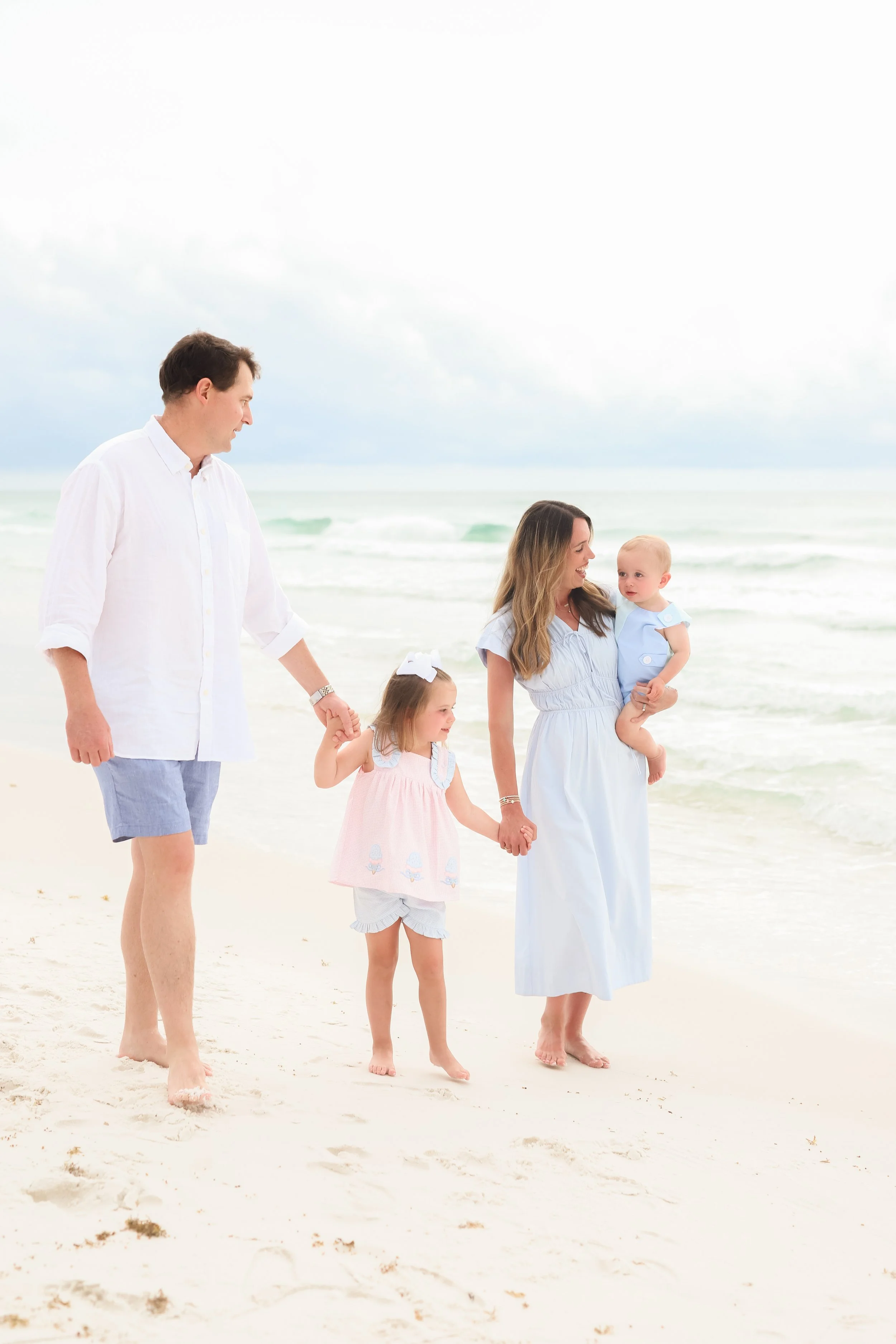 PauletteEnglishFamilyBeachSession-36.jpg