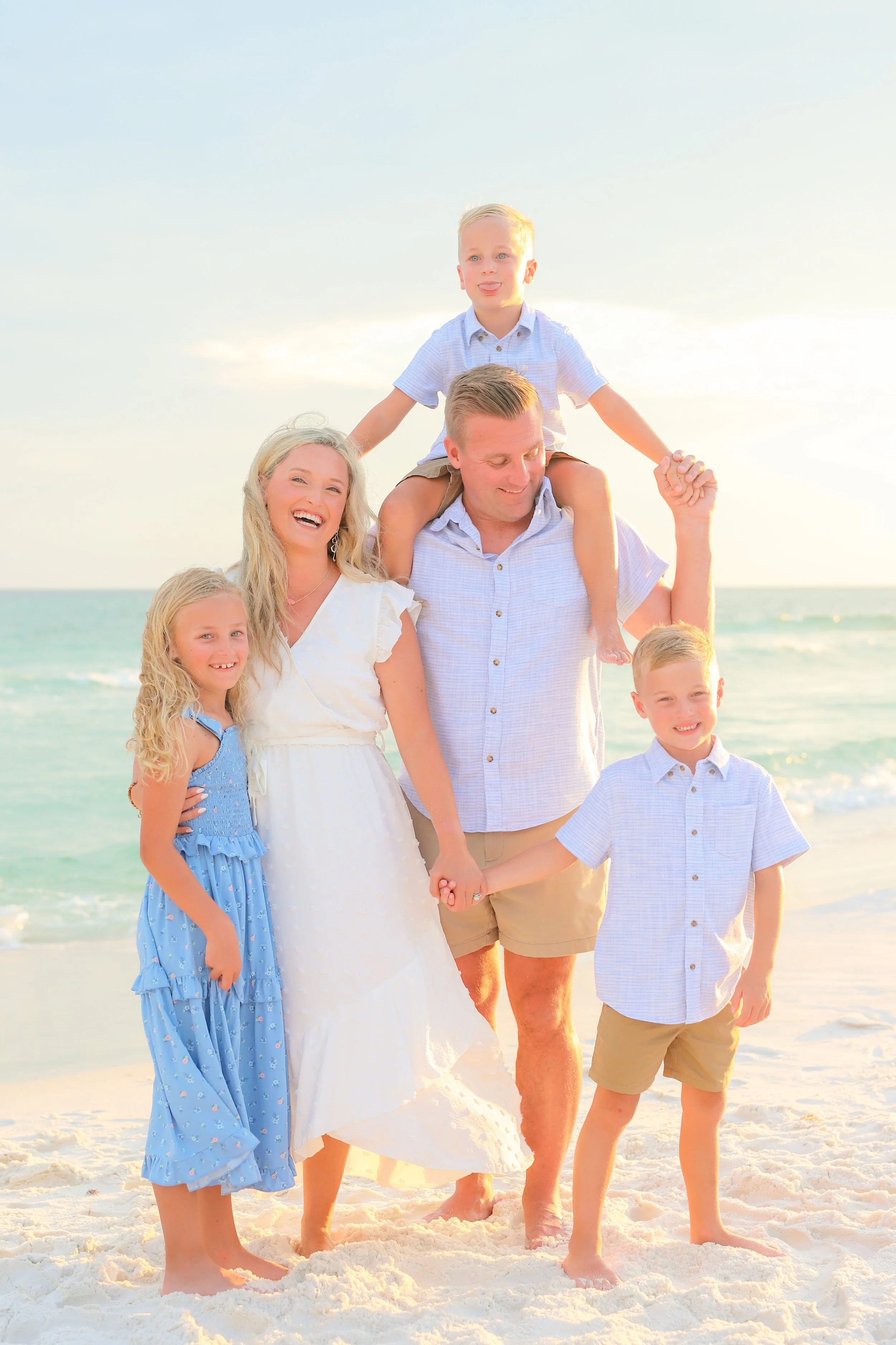AmandaSheridanFamilyBeachSession-13.jpg