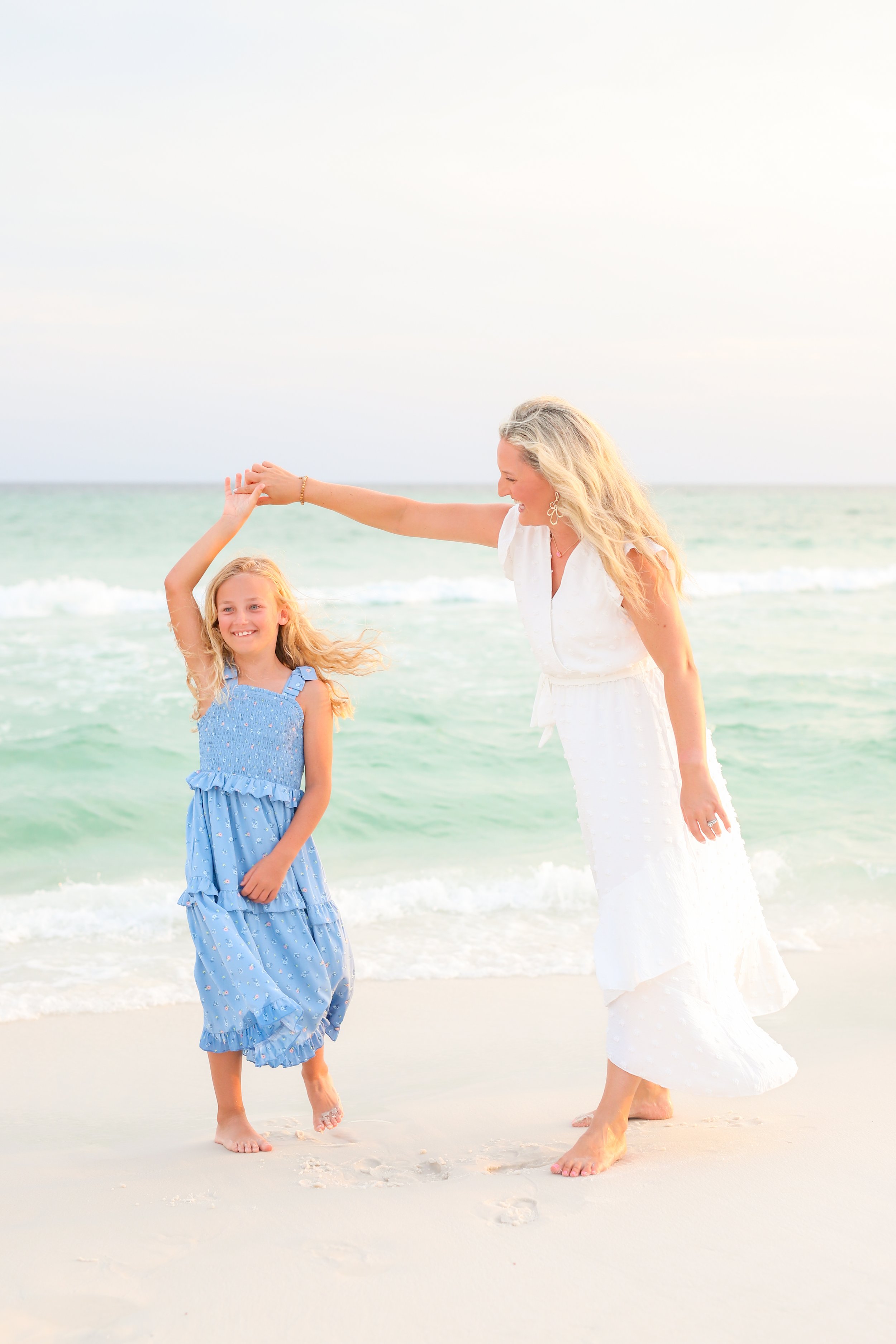 AmandaSheridanFamilyBeachSession-30.jpg