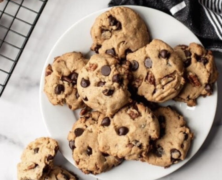 chocolate chip cookies.png