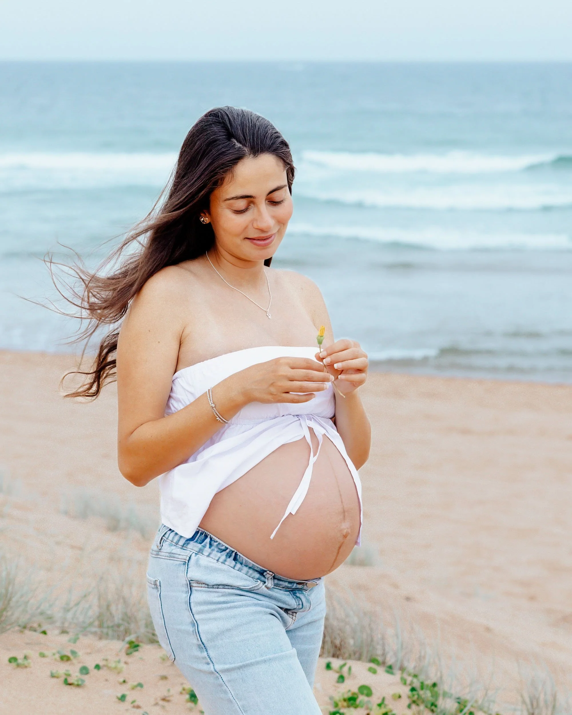 Maternity portrait on the beach in soft light by Sydney family photographer Georgie Meadows Creative  