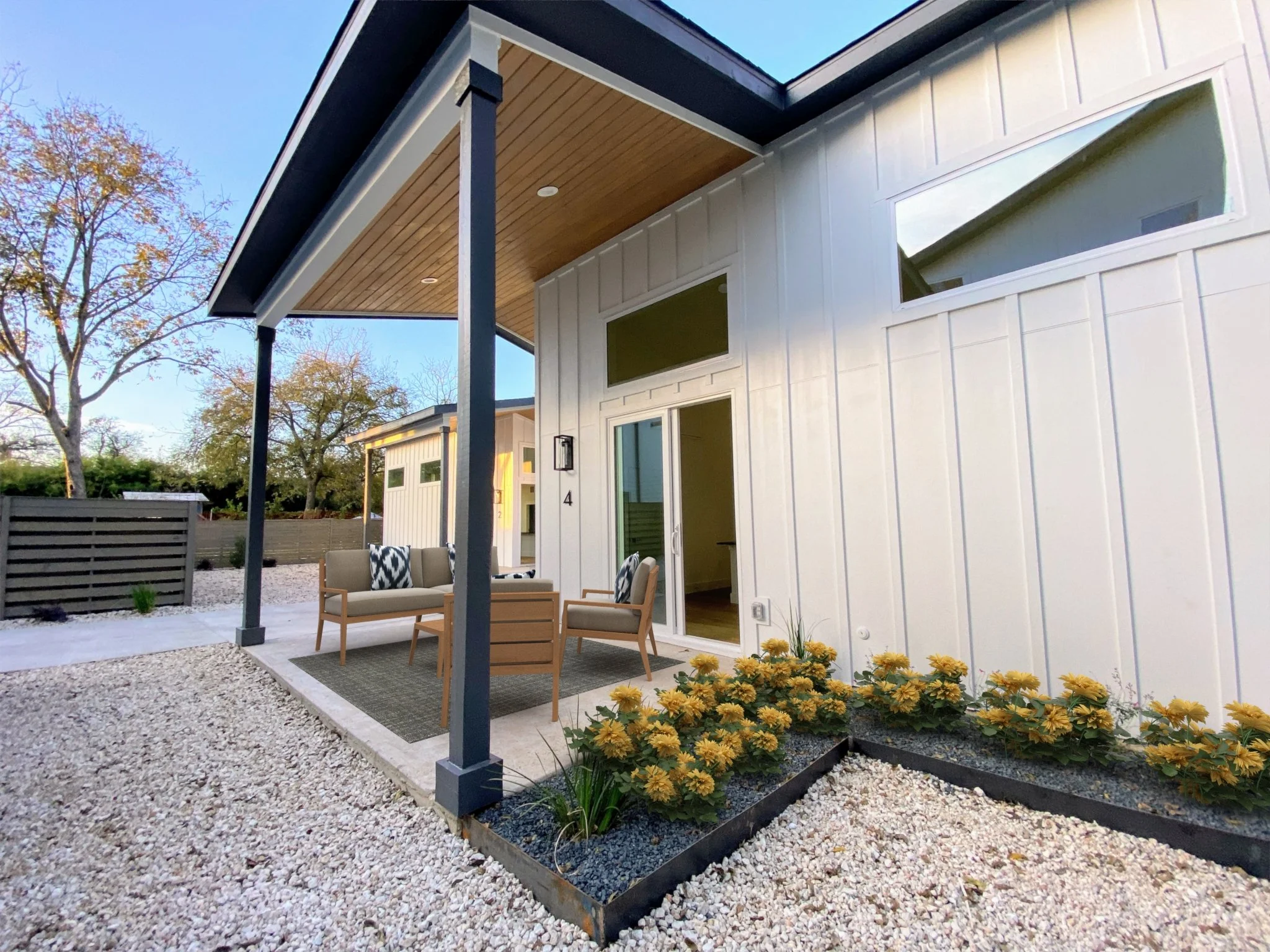 Covered front porch.jpg