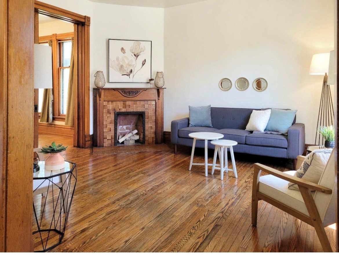 livingroom beautiful cozy loving clean spotless