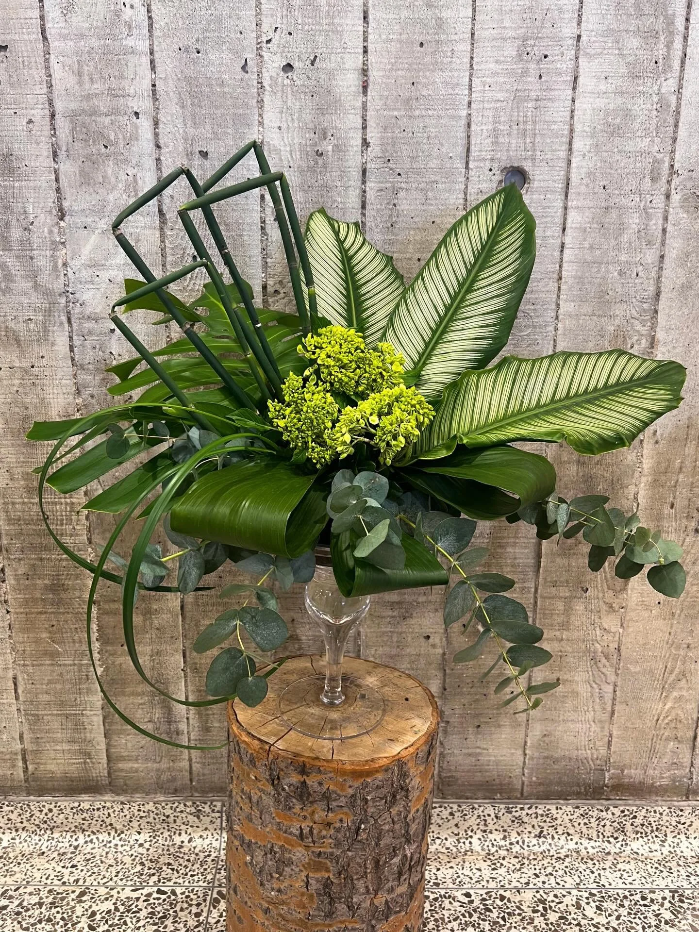 All-green arrangement 🍃
.
.
.
.
.
#greenery #arrangement #florist #floristry #floraldesign