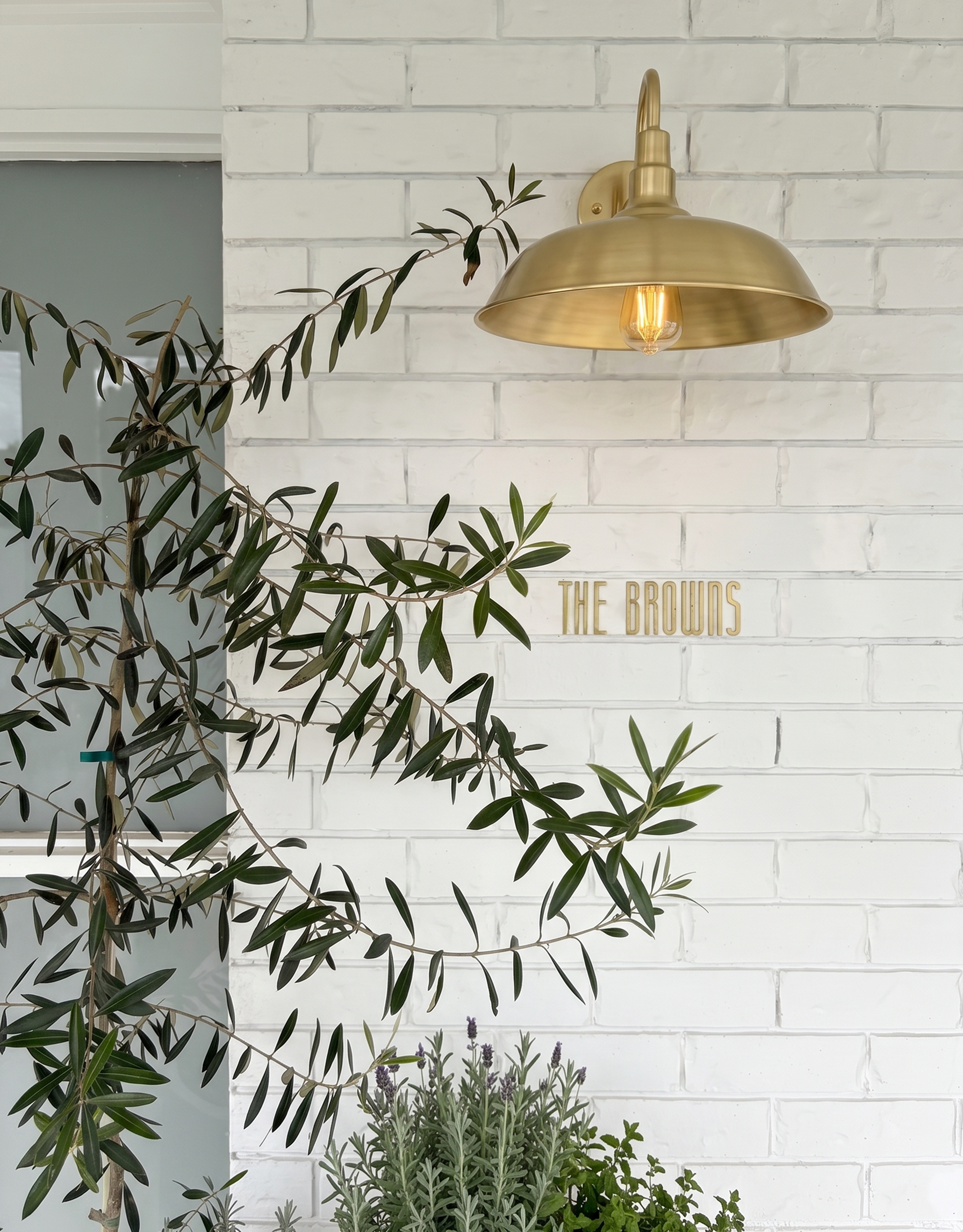 Brass detail front of house interiors sunshine coast.png