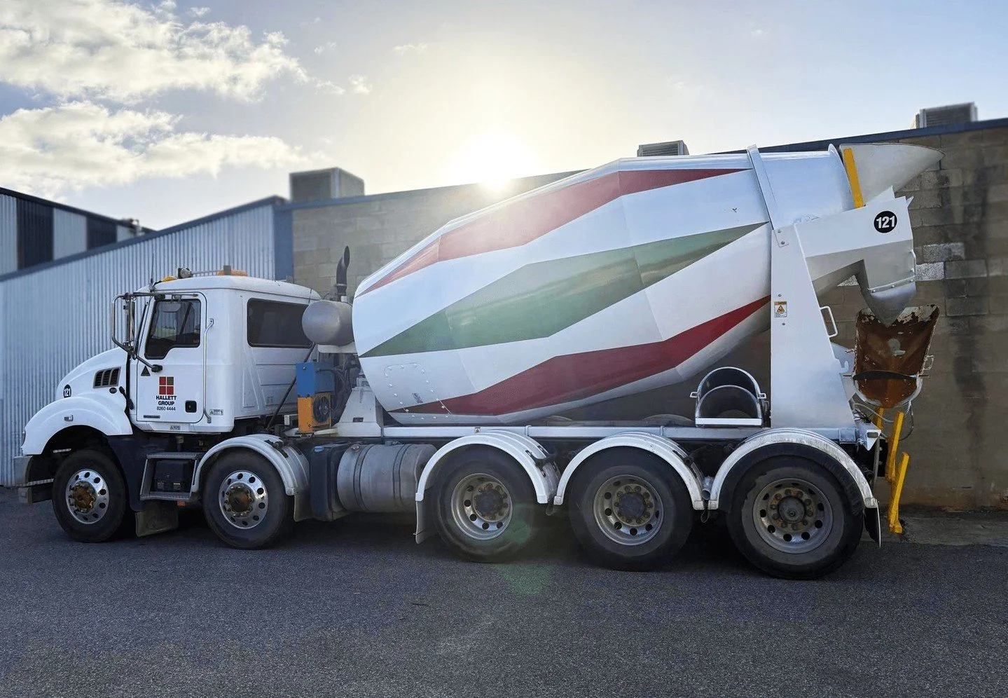 H A L L E T T &bull; Bright and early for a Hallett Truck this morning!