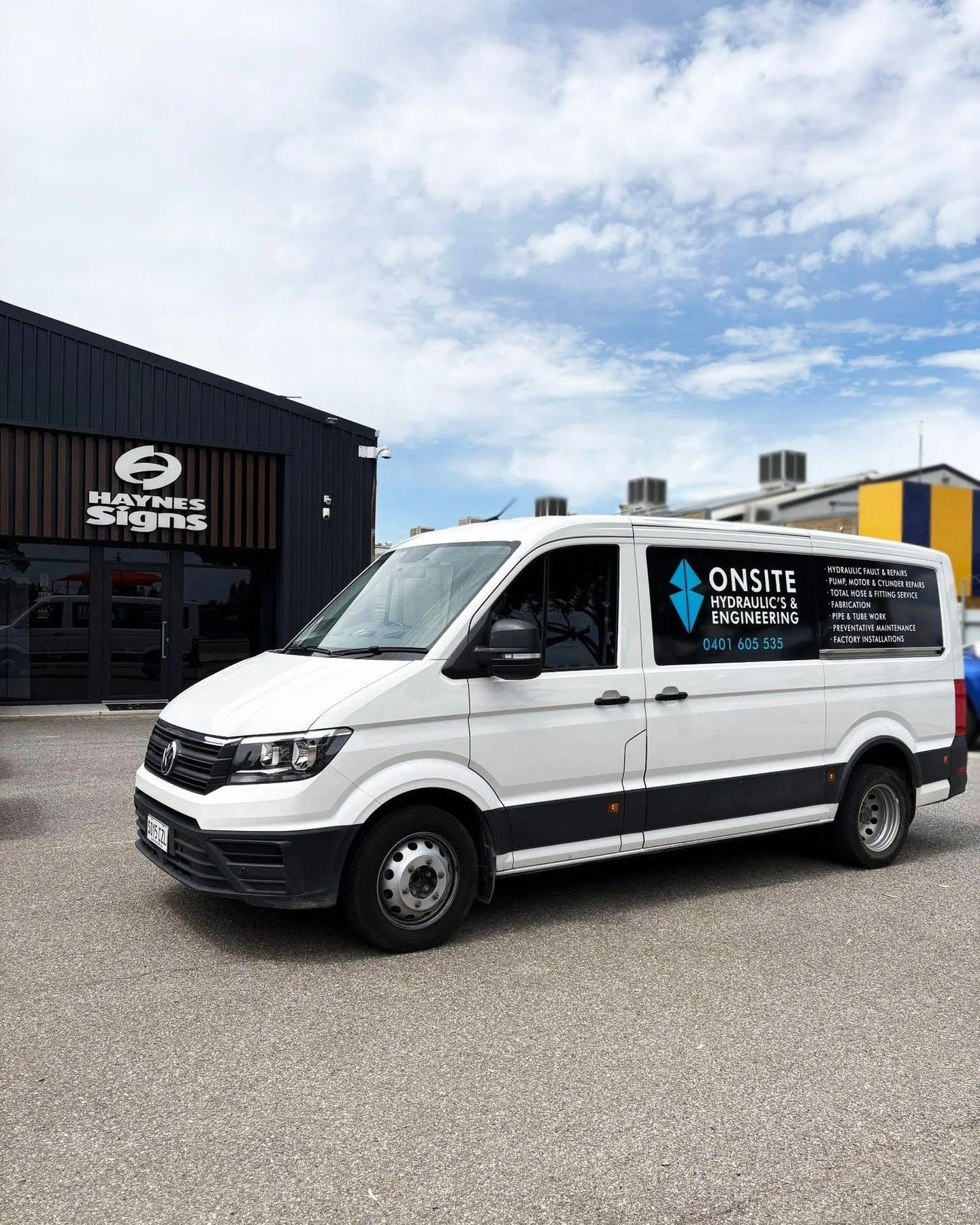 O N S I T E &bull; Simple one way vision signage for Onsite Hydraulics &amp; Engineering #haynessigns