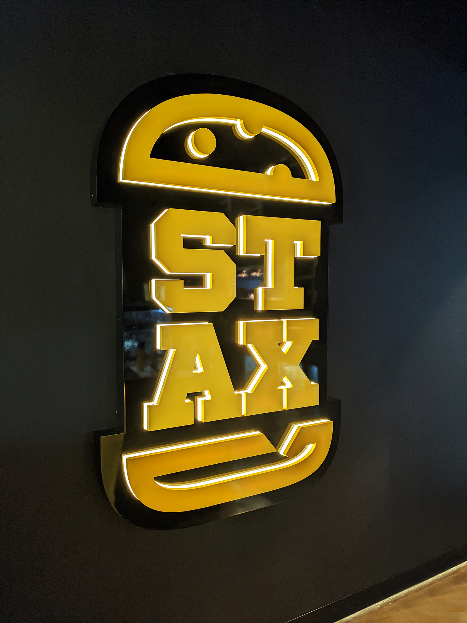 halflit_stax2.png