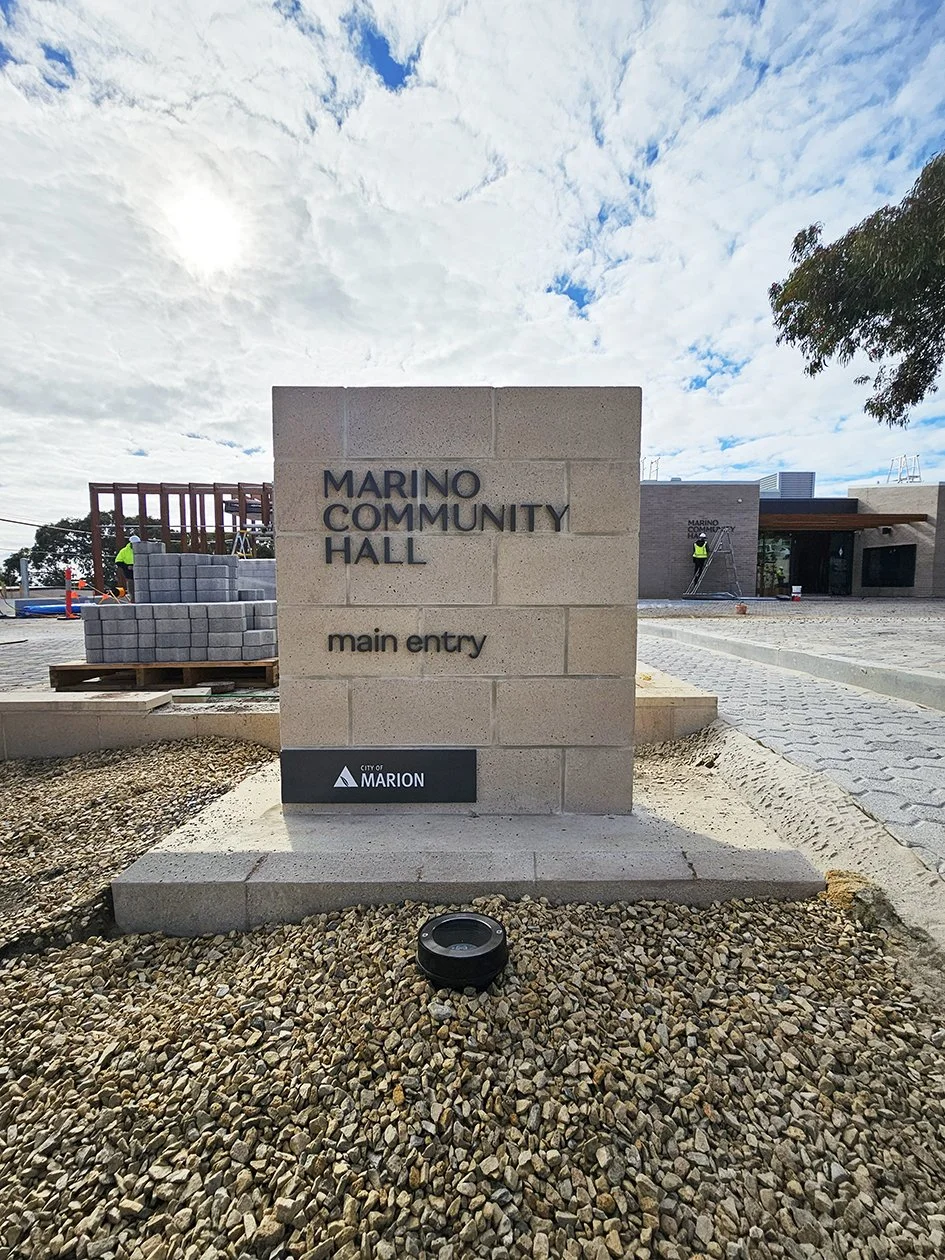Pin-fixed powder coated letters and aluminium panel