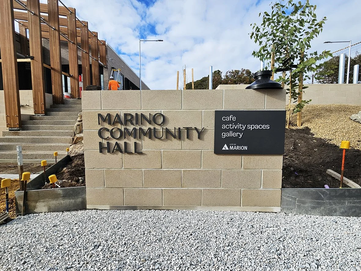 Pin-fixed powder coated letters and aluminium panel