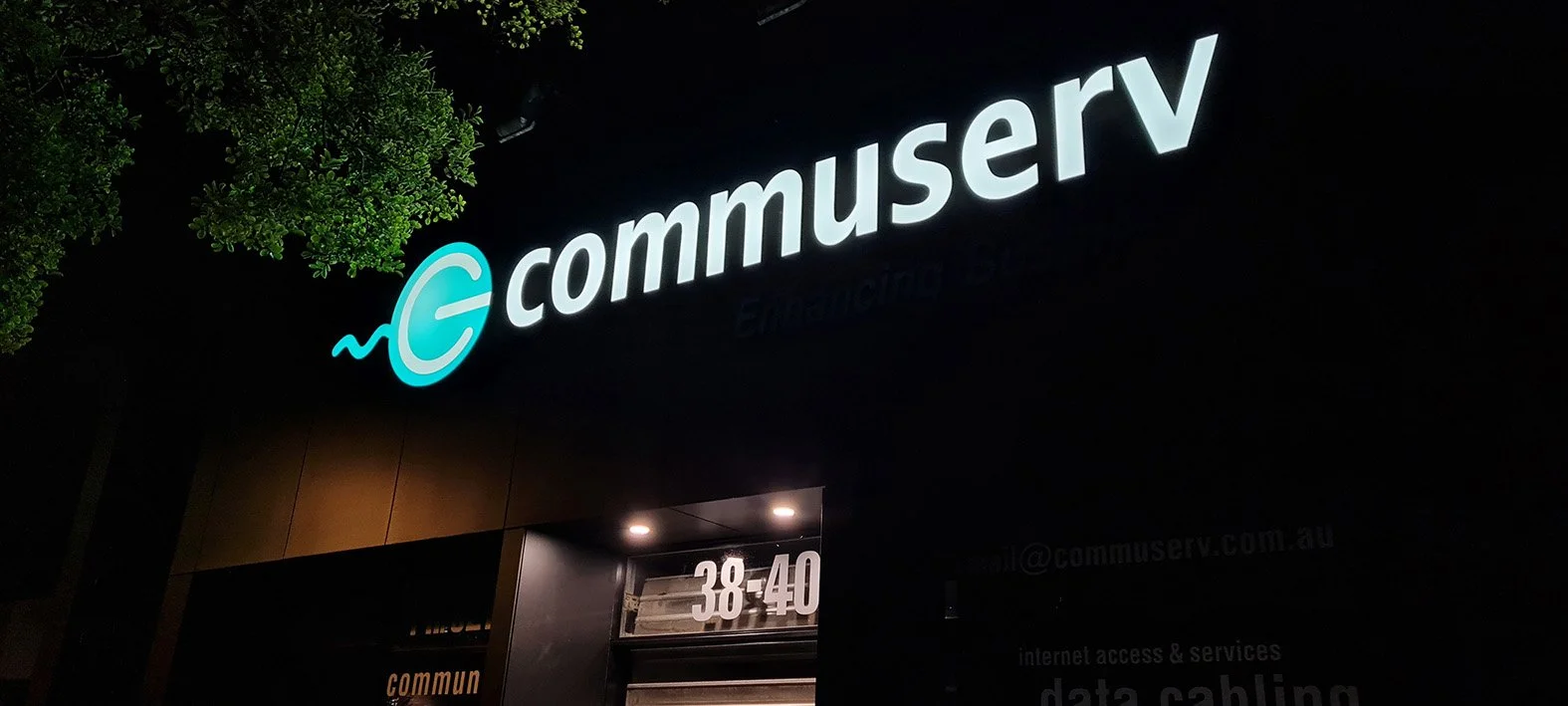 frontlit_commuserv2.jpg