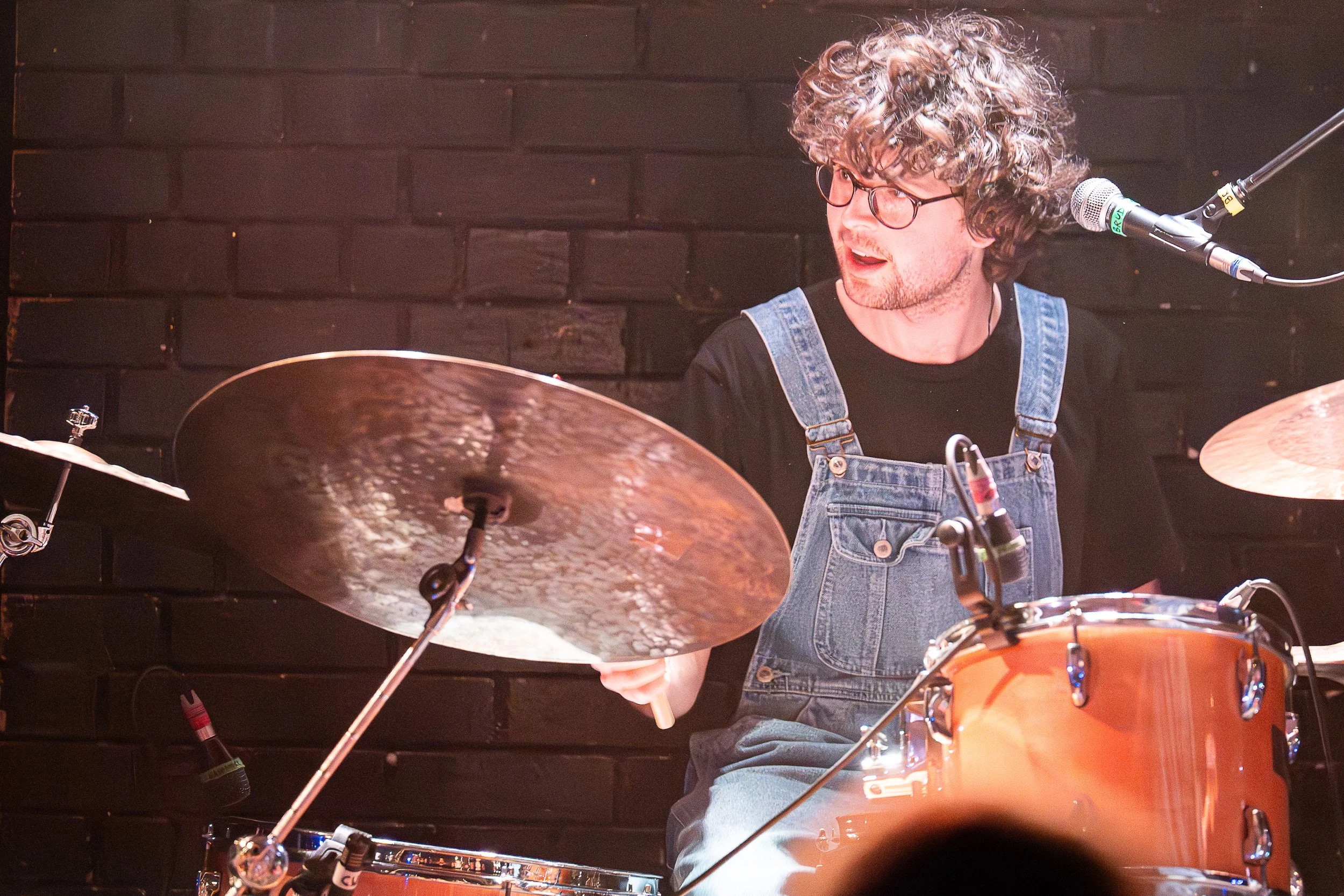 260419-ShakingHand-Brudenell-0012.jpg