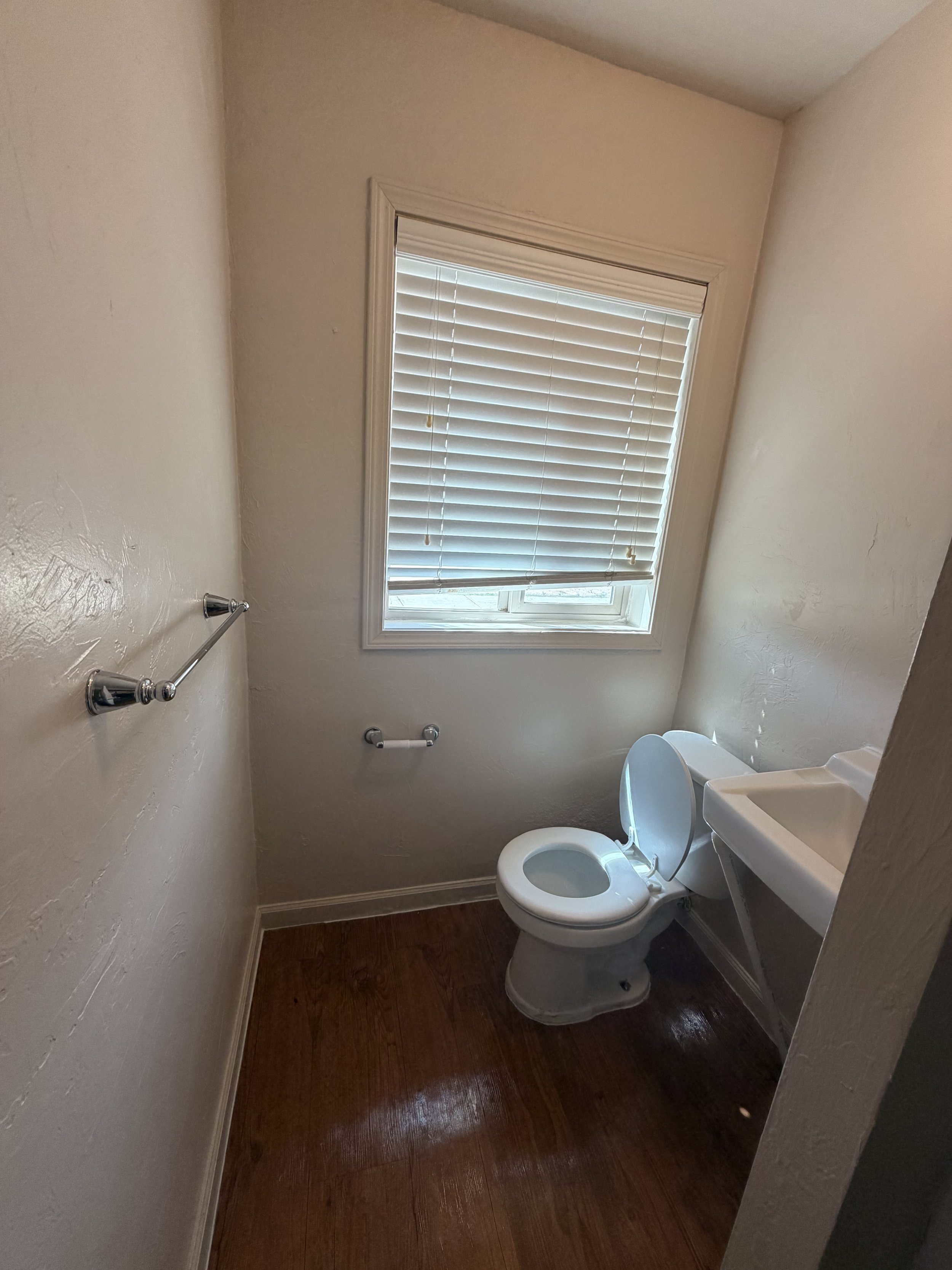 BATHROOM B.jpeg