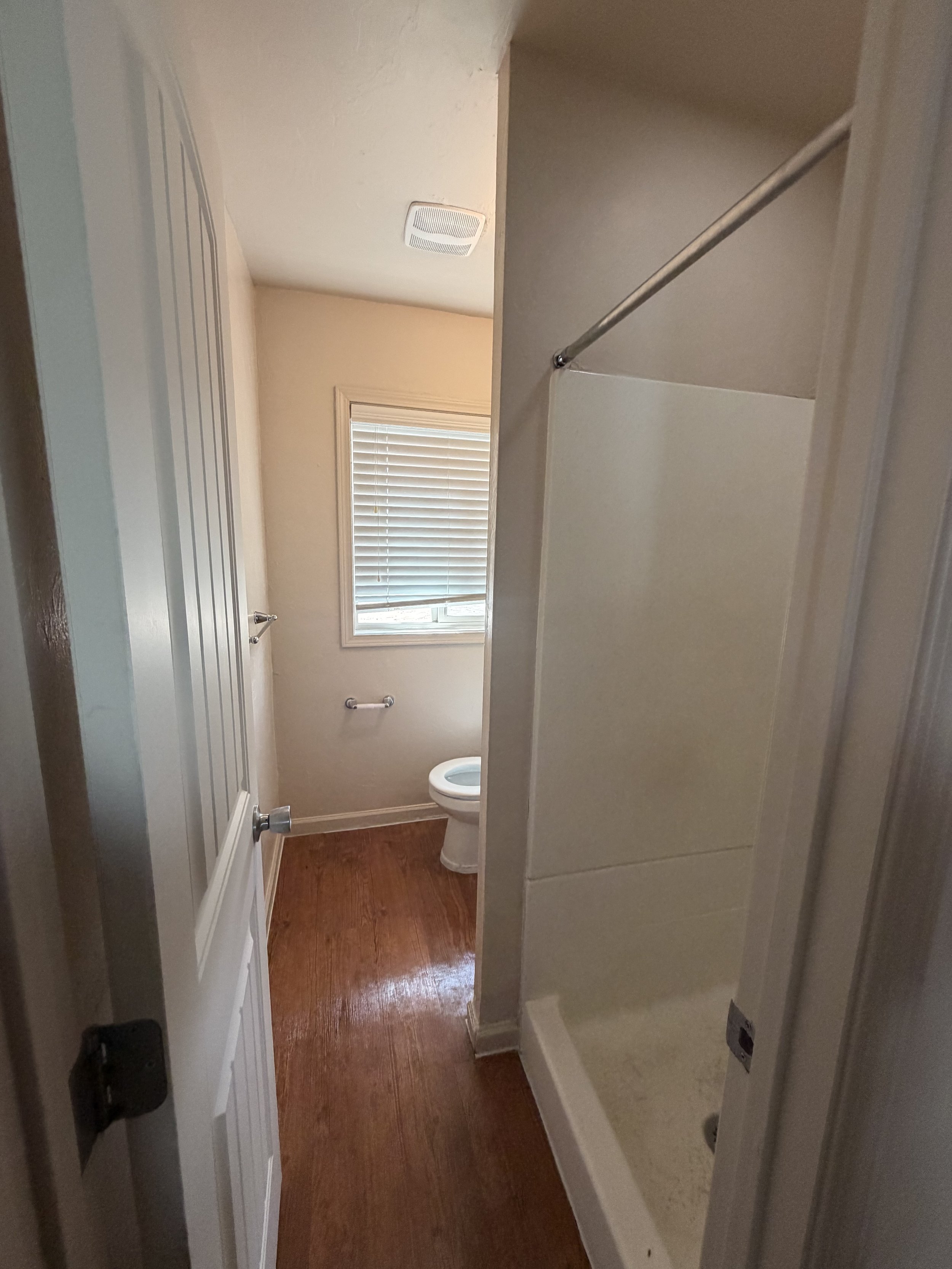 BATHROOM.jpeg