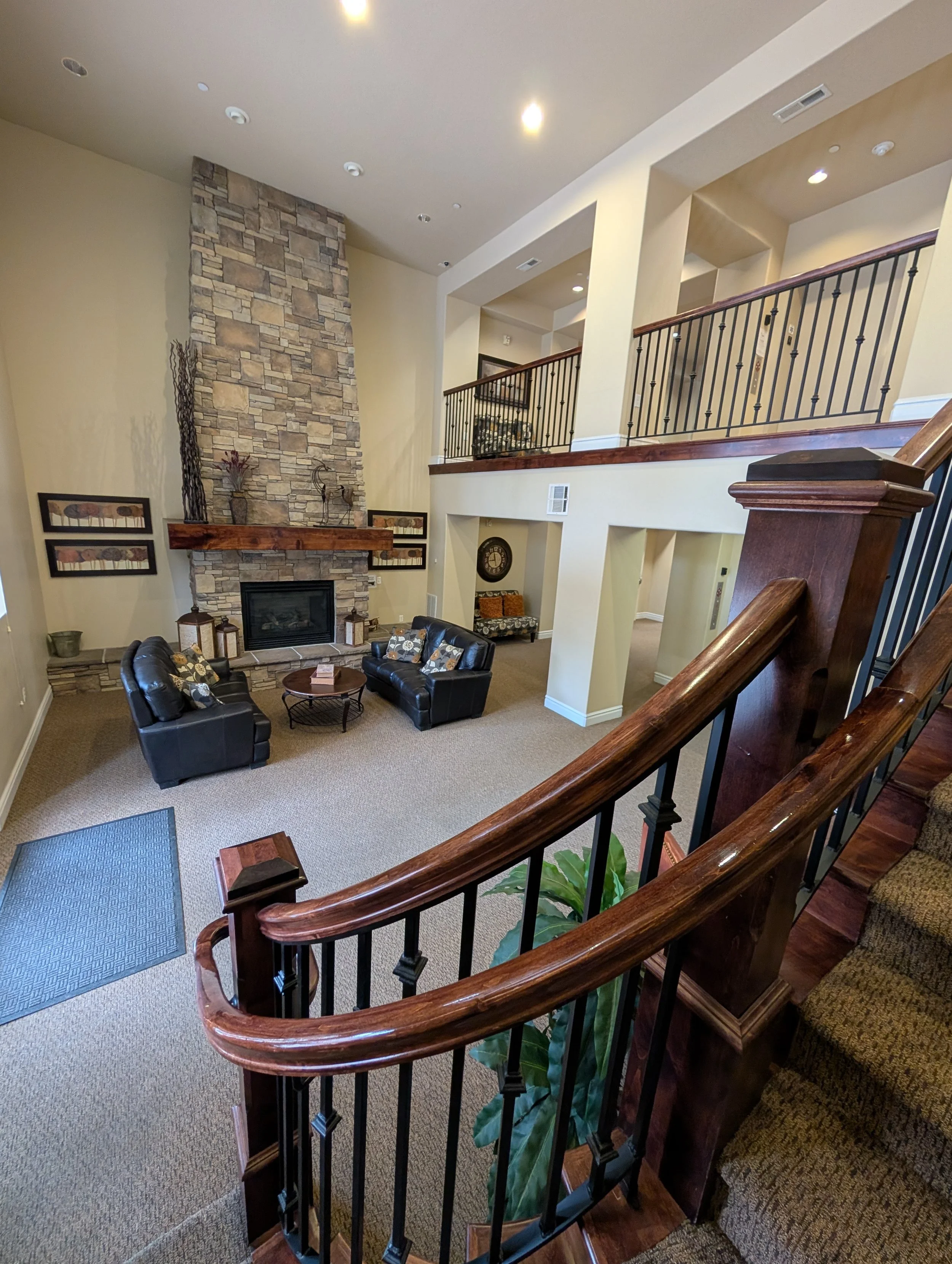 Sitting Area Full View from Staircase.jpg