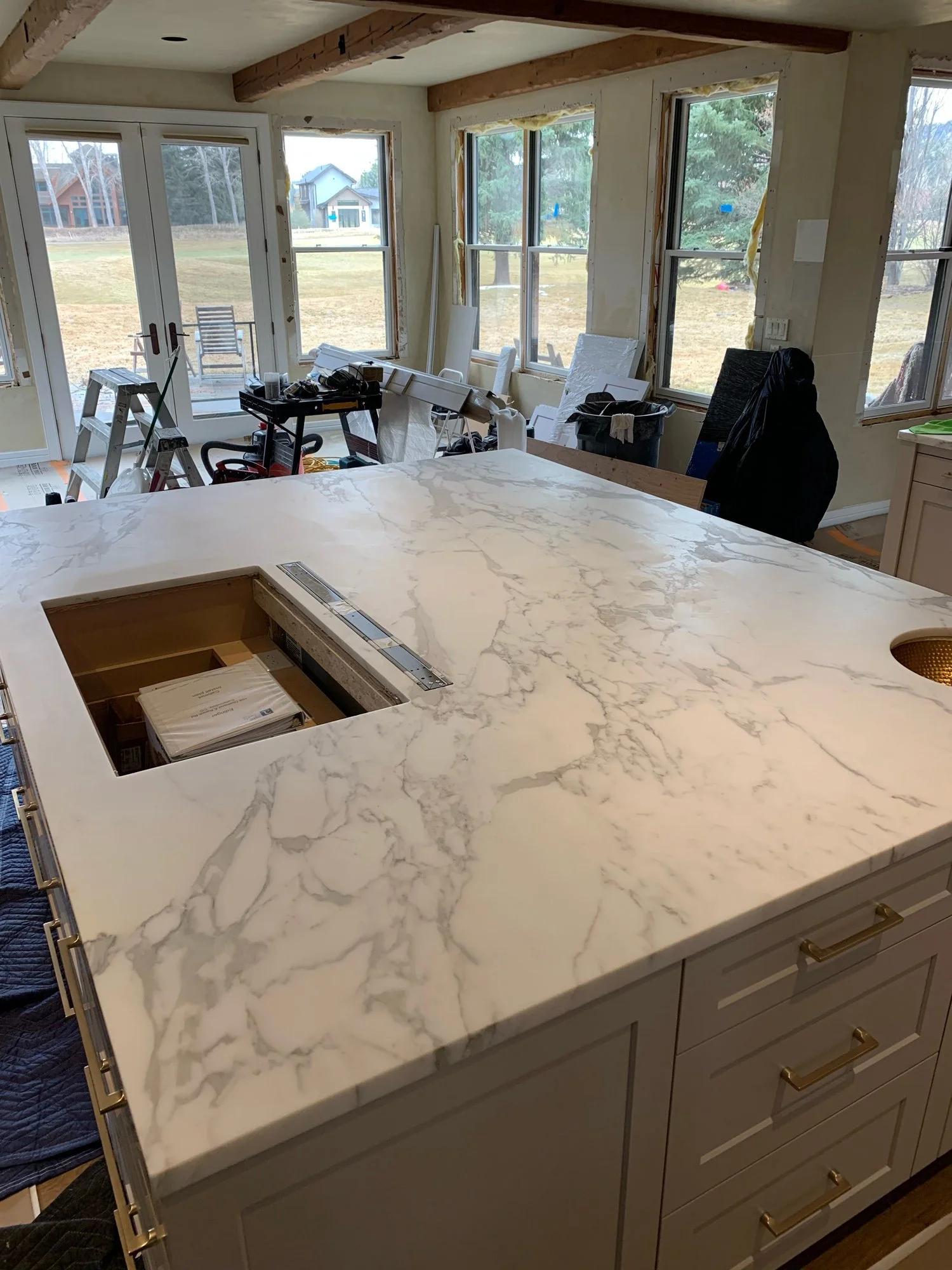 16-white-marble-island-wide.jpg