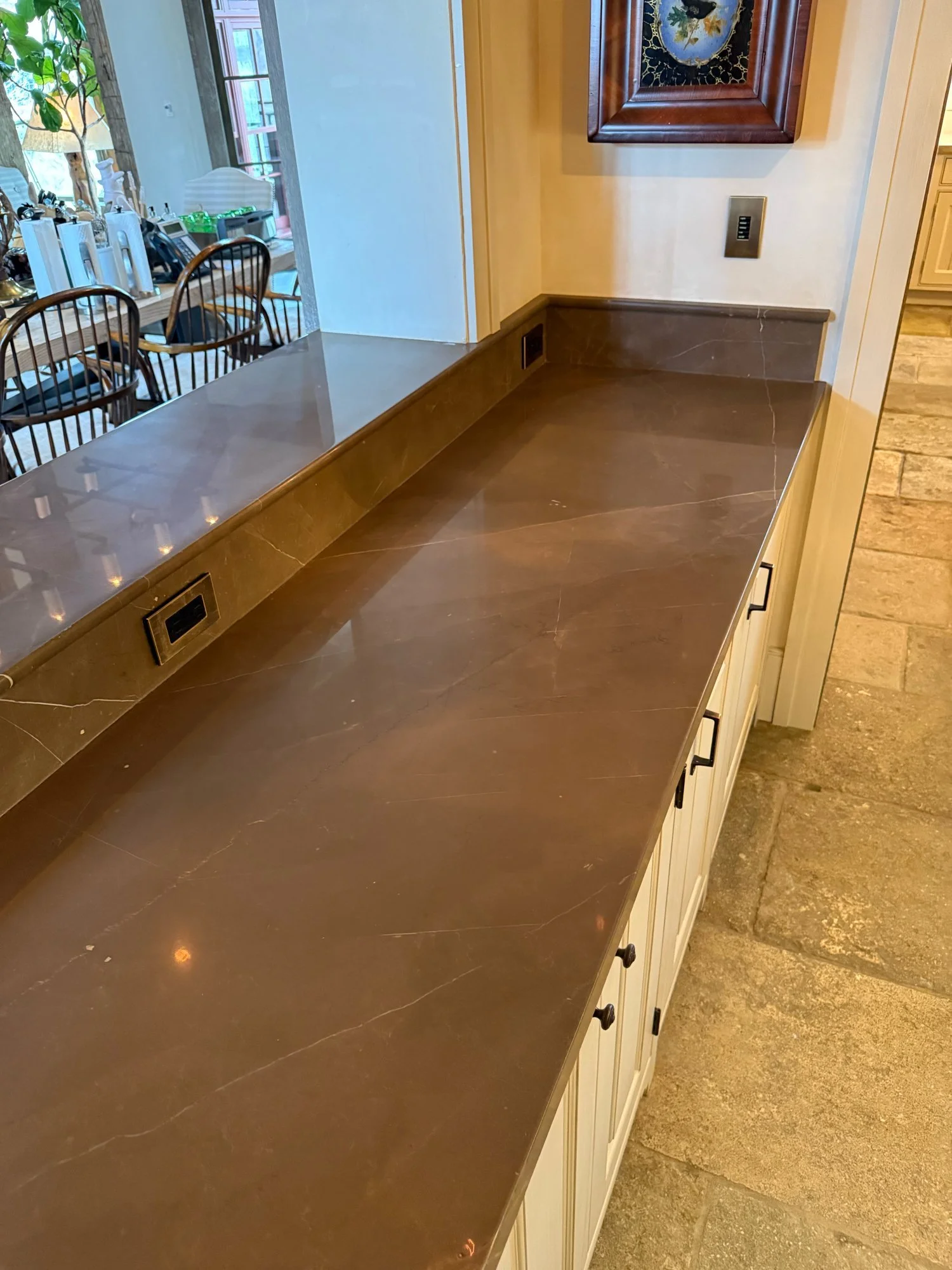 10-brown-marble-counter-backsplash.jpg