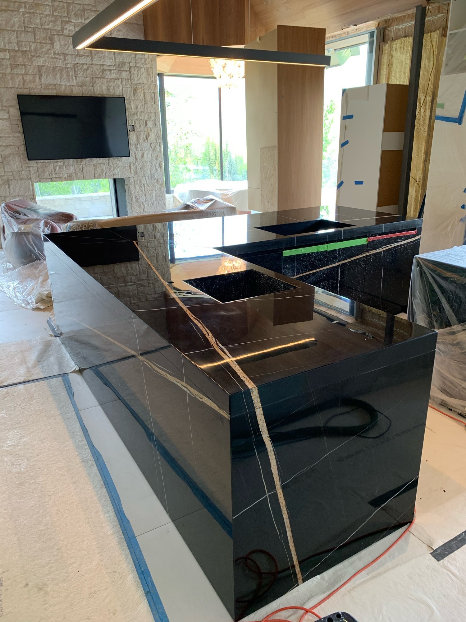08-black-marble-kitchen-island.jpg
