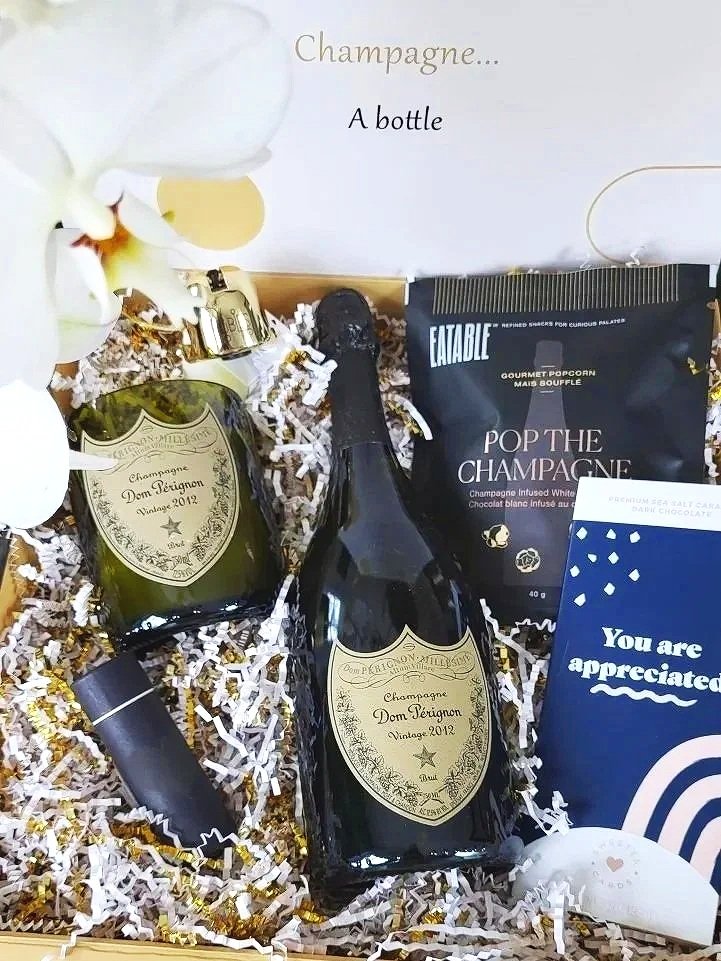 Dom Perignon Vintage Gift Set with Artisanal Candle