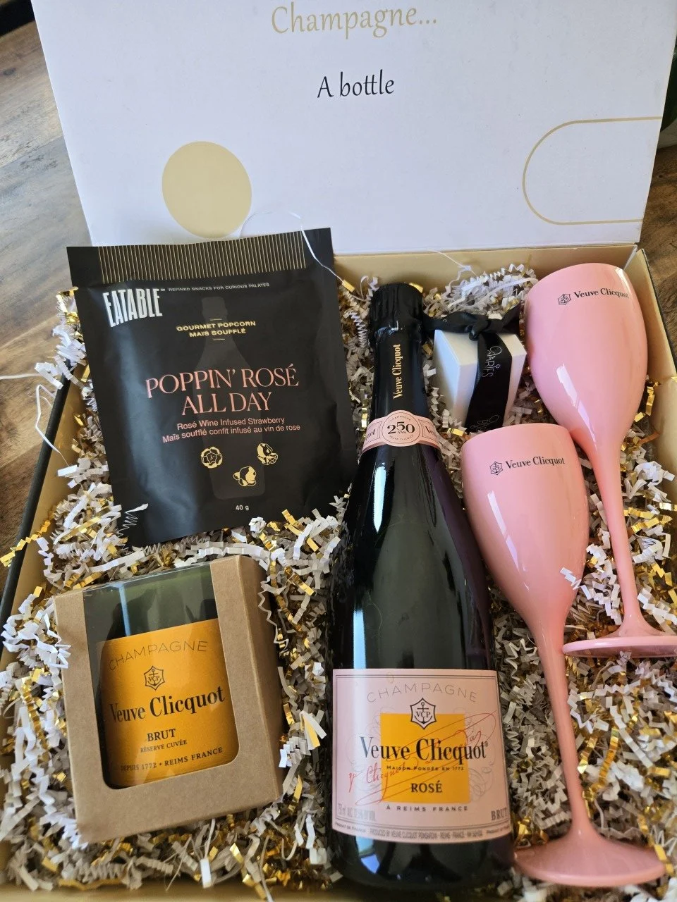 The Veuve Rosé & Flutes