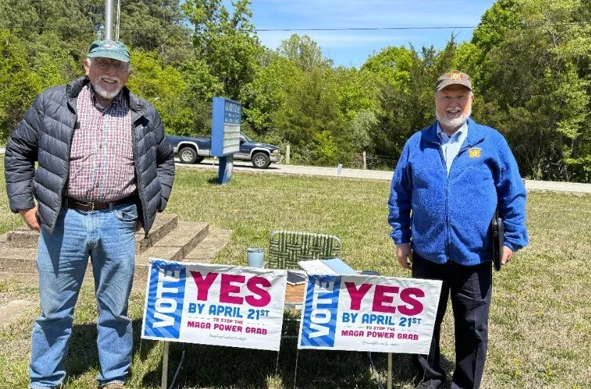Encouraging the YES vote in Gladstone today! You still have time to vote for congressional redistricting that will give our democracy a fighting chance. Polls are open until 7 p.m. https://iwillvote.com/