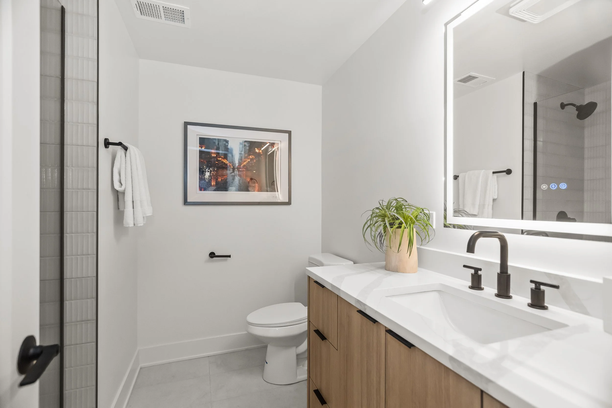 hdr_v511665_1bath2.jpg