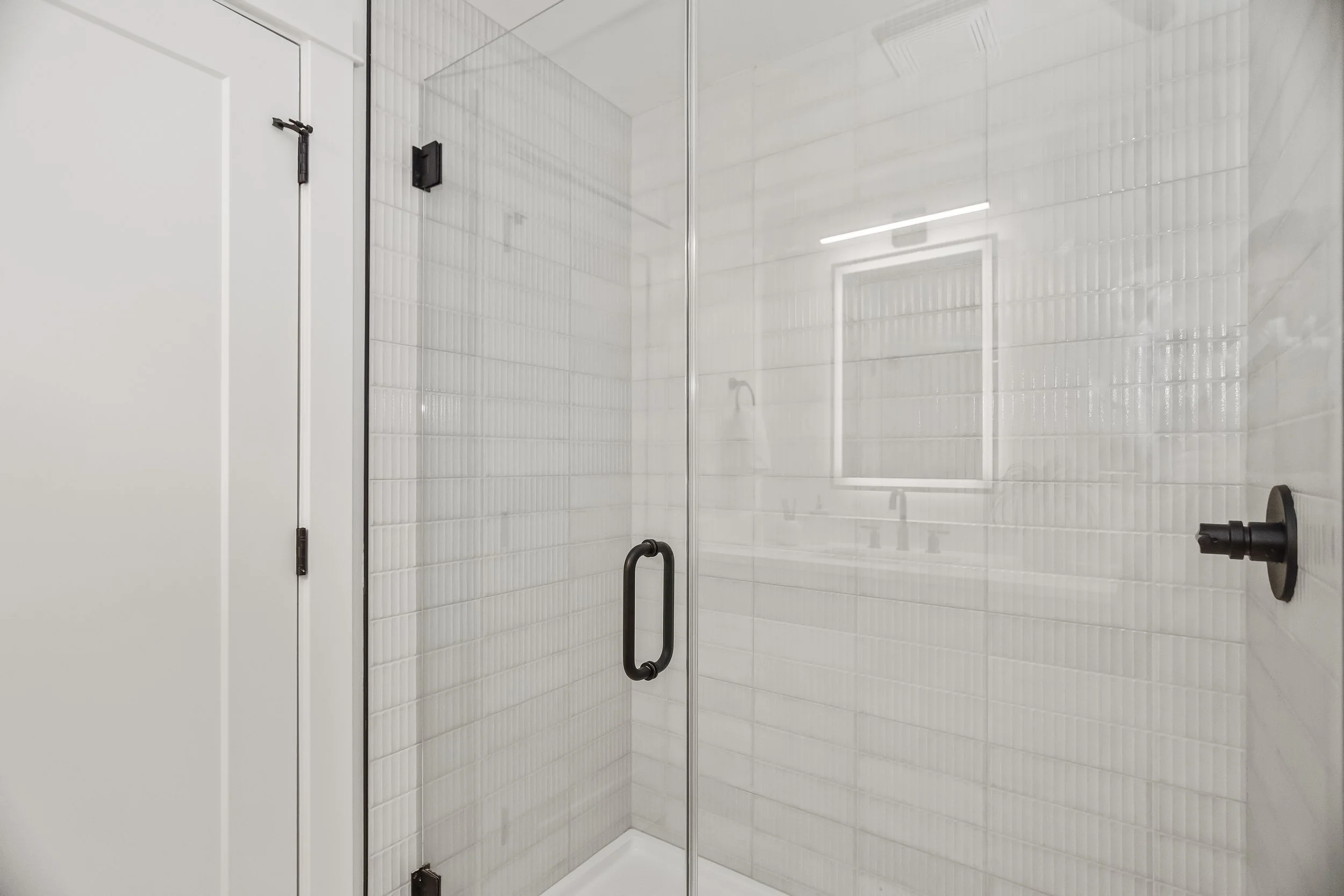 hdr_v511665_1bath1.jpg