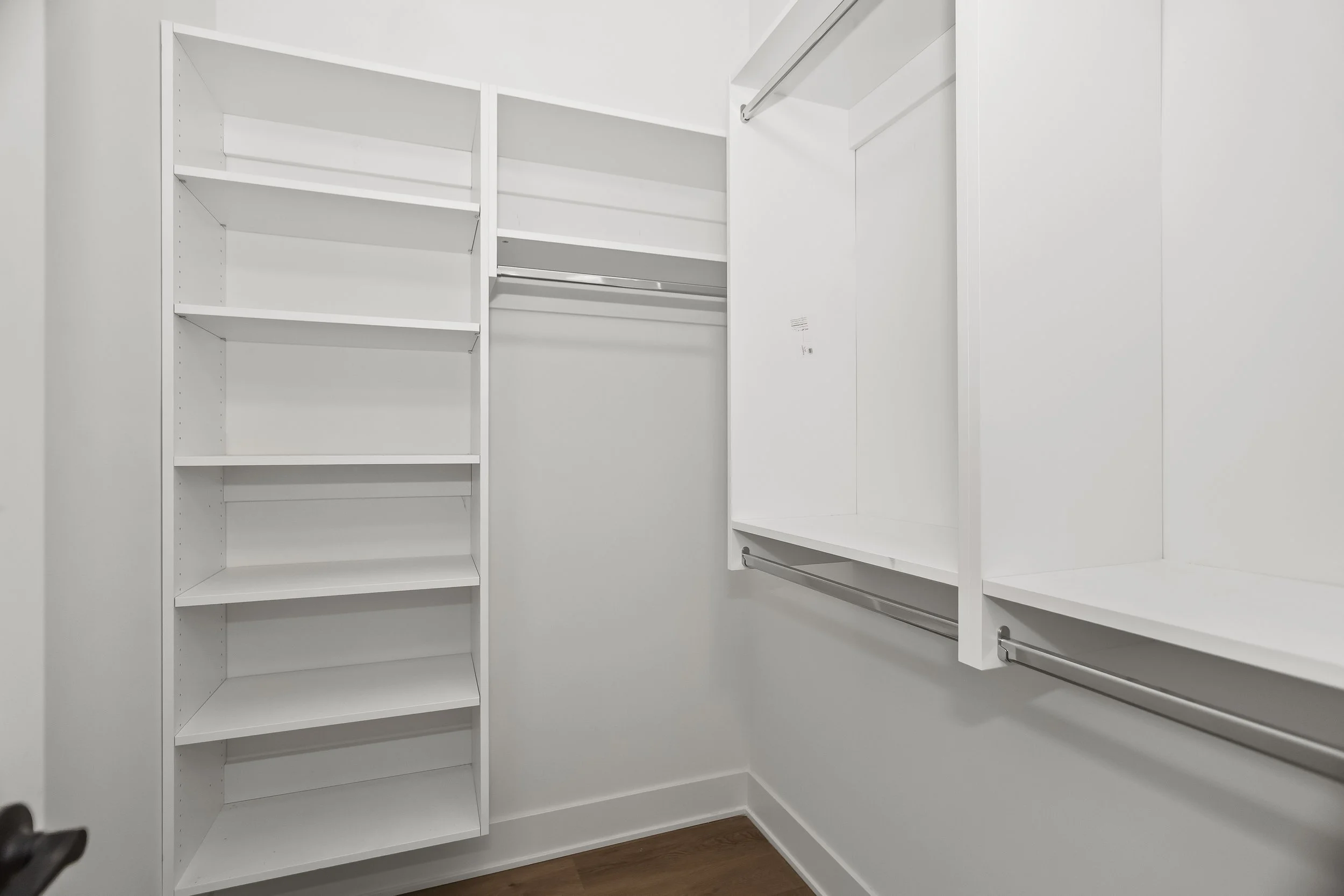 hdr_v511665_1closet1.jpg