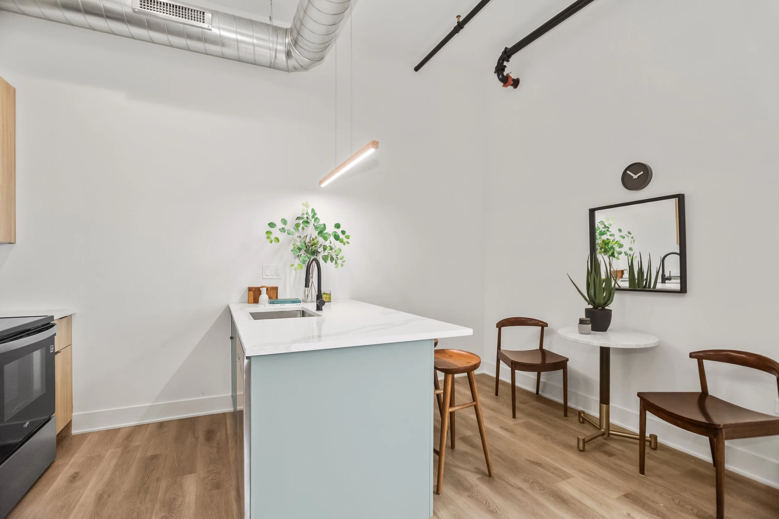 hdr_v511665_1kitchen2.jpg