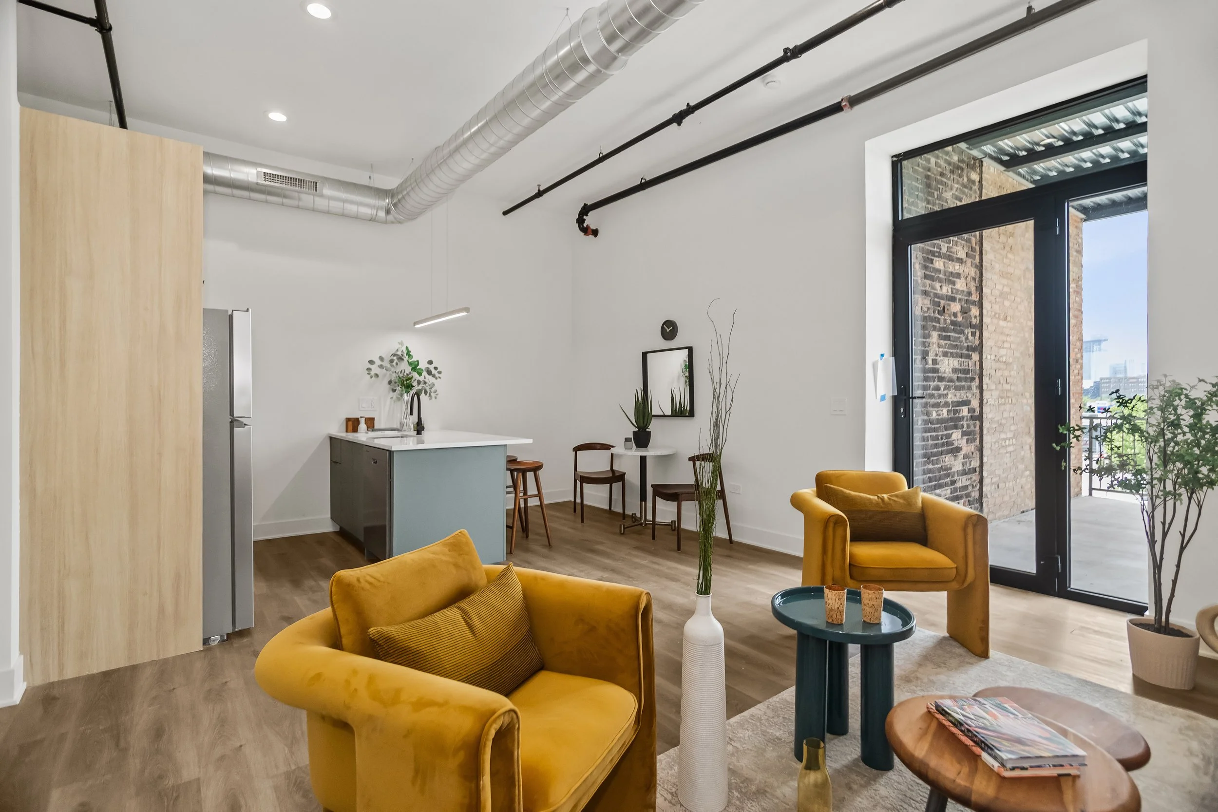 hdr_v511665_1living2.jpg