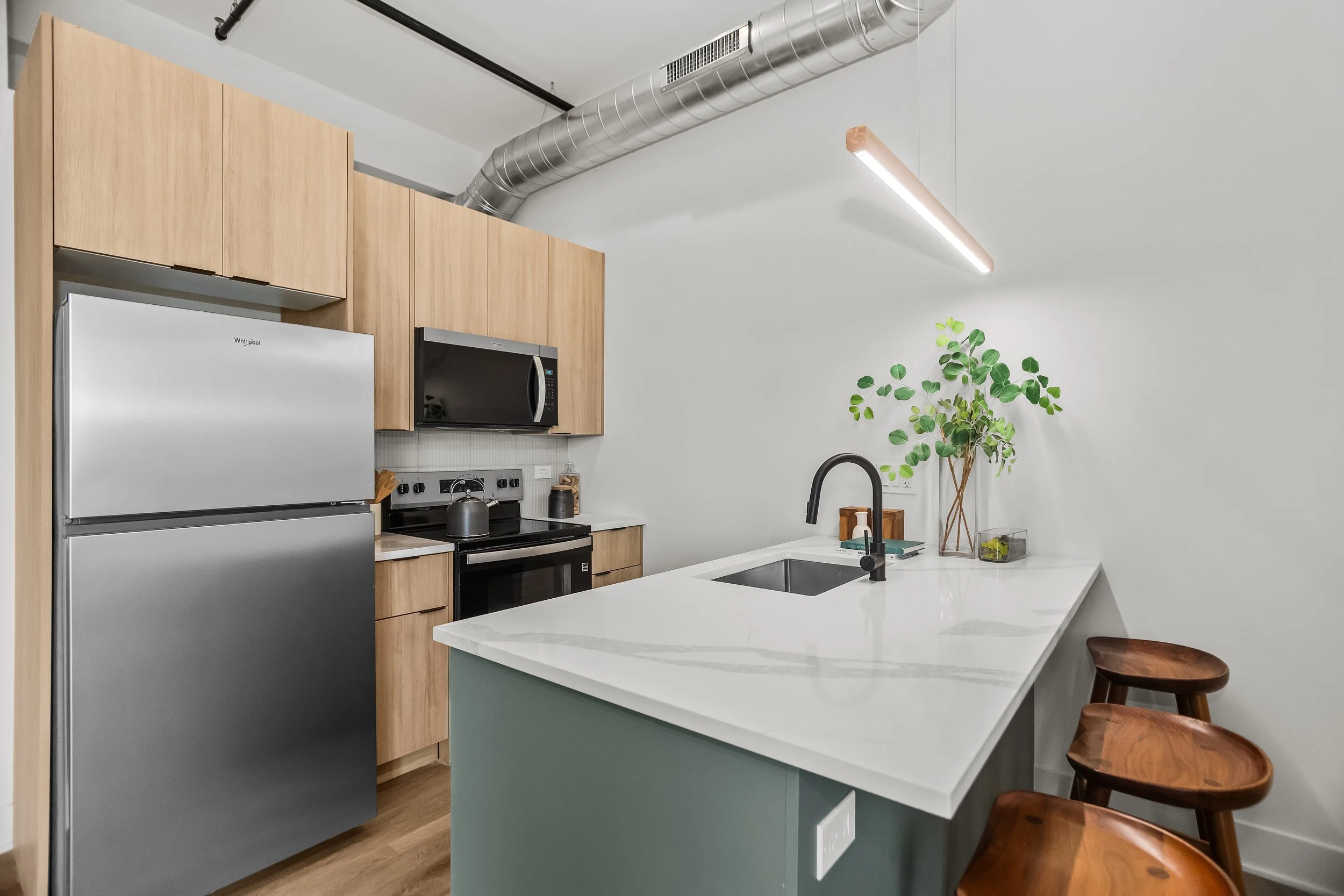 hdr_v511665_1kitchen1.jpg