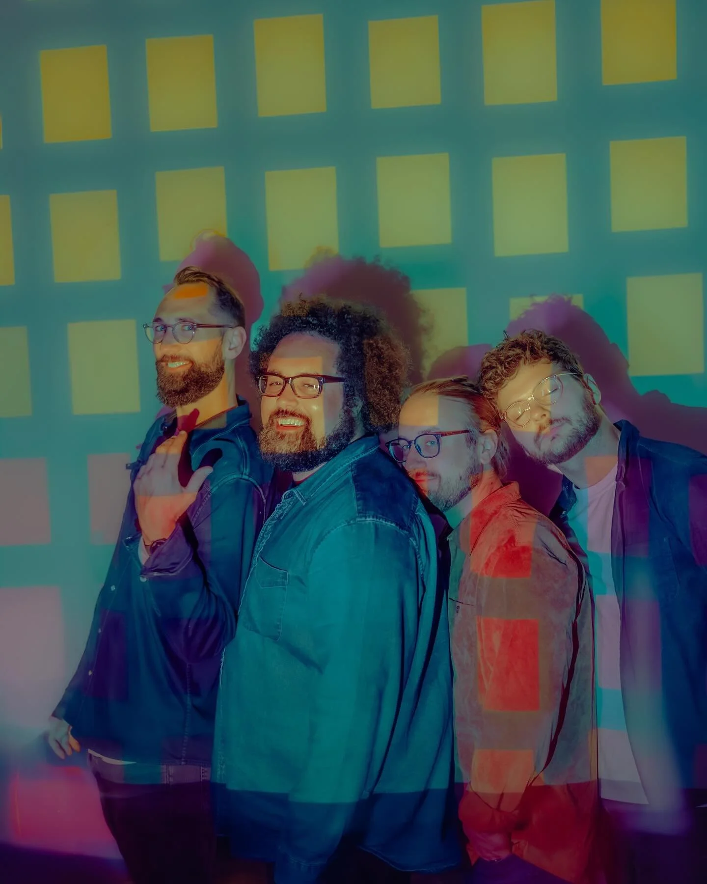 some quickshots of @n0rmalm0de for their single release last year 👾💙✨ | 2024

s/o to @michaeldause on the projector + visuals