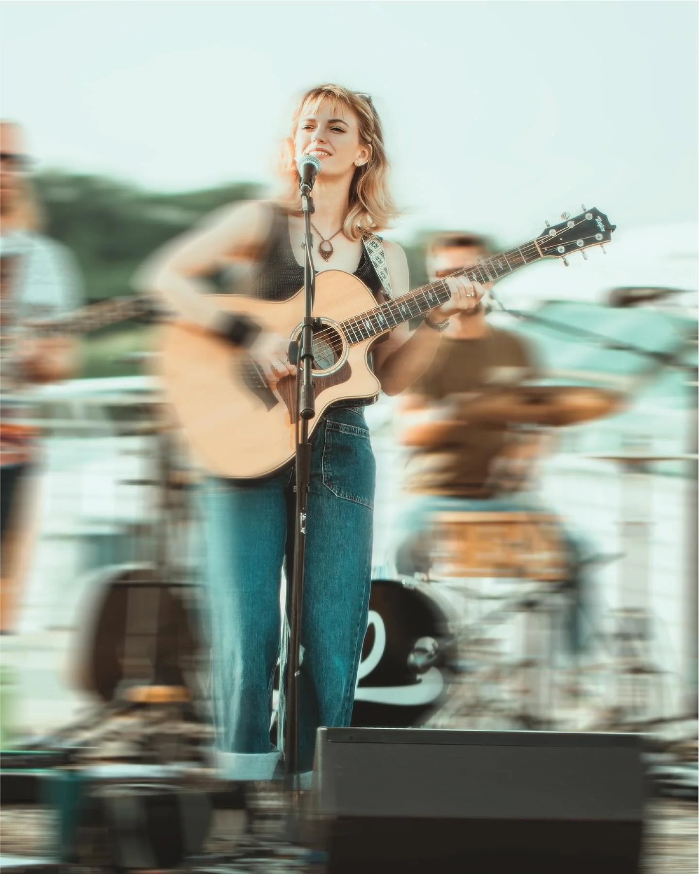 More fantastic shots from @ryanvdillon from our @ghfreefridays show last weekend 🥰🩵

As many may already know, I&rsquo;ve been struggling with tendinitis in my hands and wrists for the better part of the last 2 years, and it took a drastic turn for