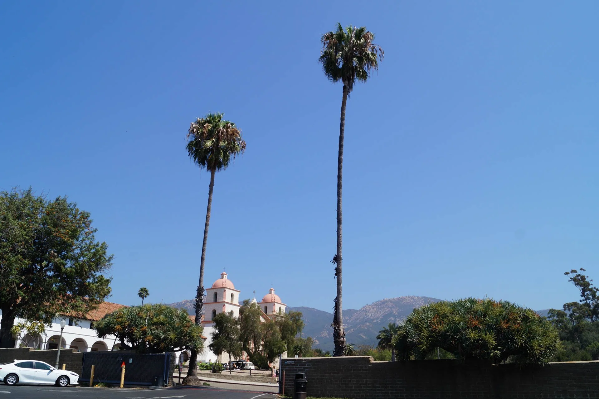Mission Santa Barbara: Mission Grounds