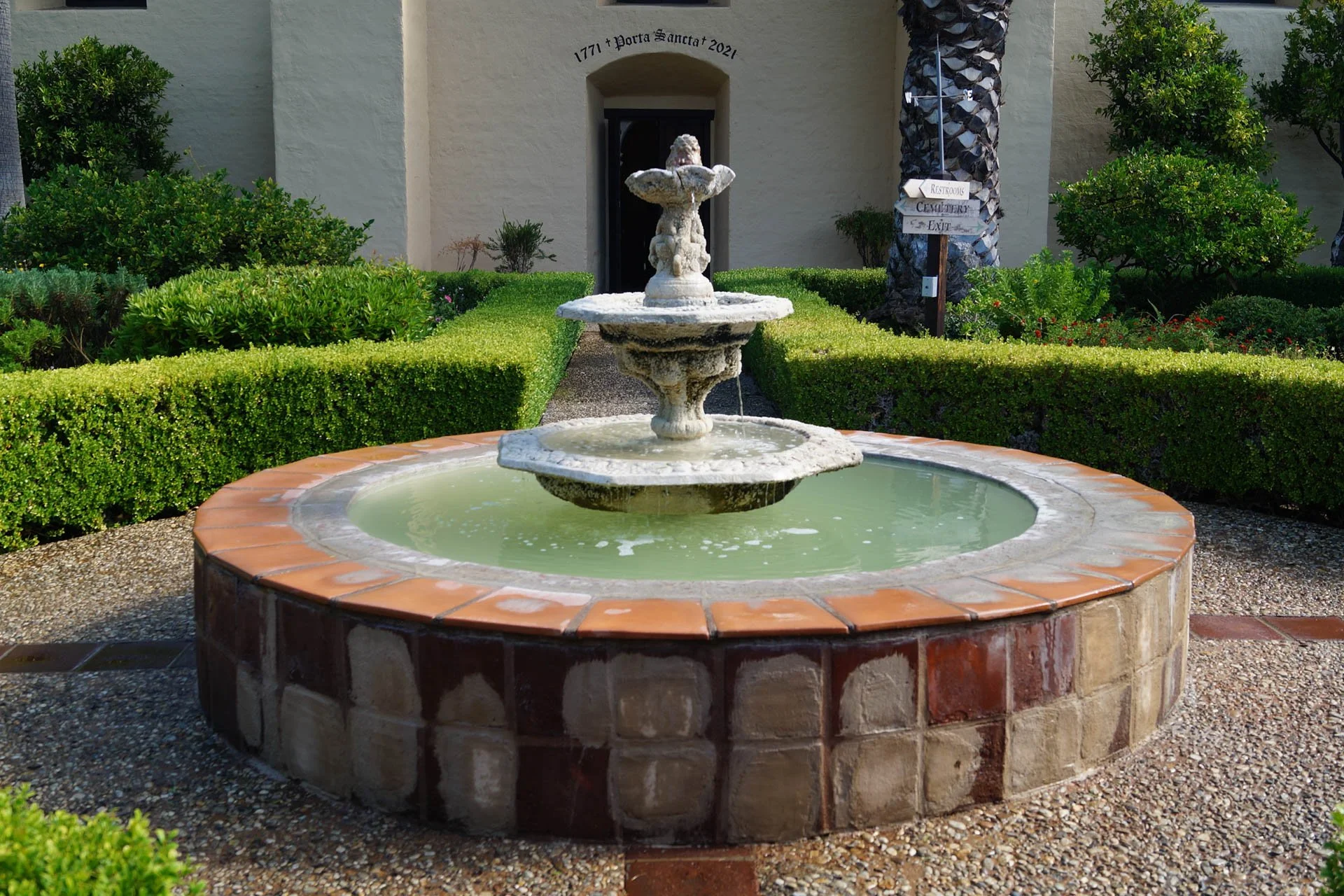 Mission Santa Ines: Fountain