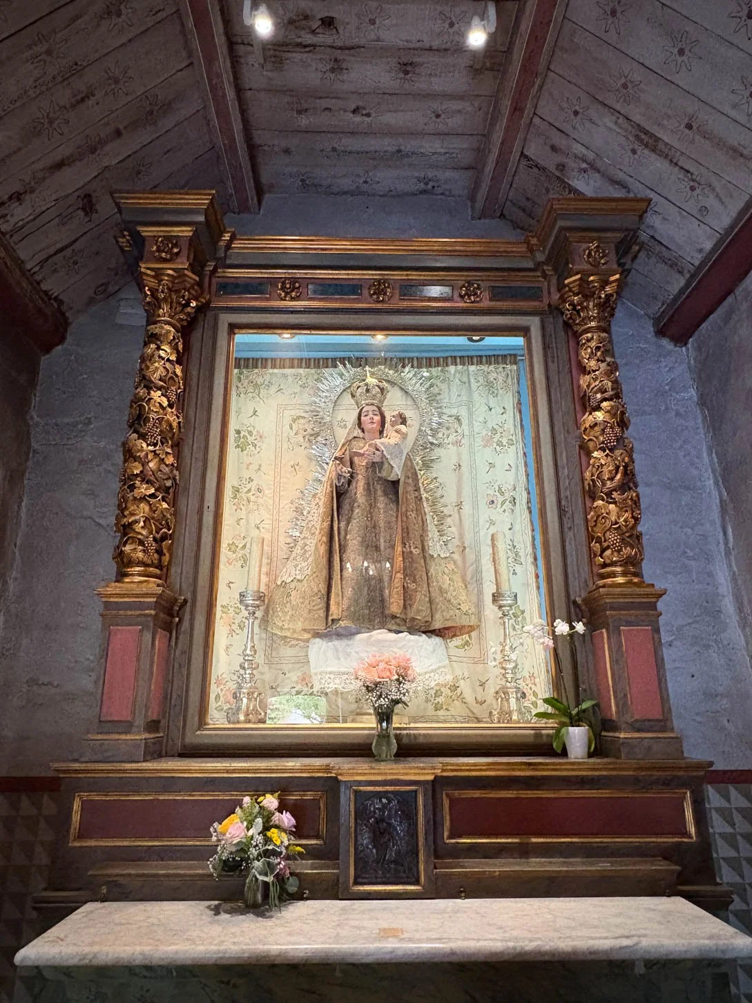 Mission San Carlos Borromeo del Río Carmelo: Virgin Mary and Christ Child