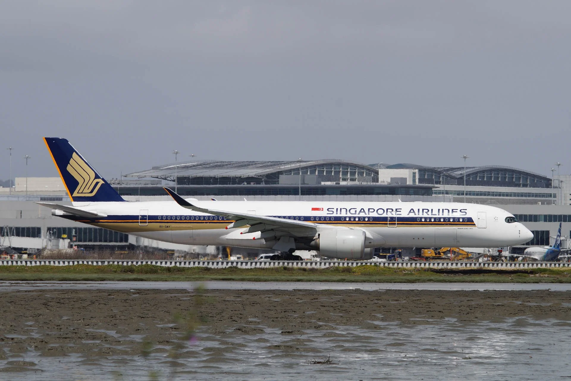 Singapore Airlines - 9V-SMY - Airbus A350-900