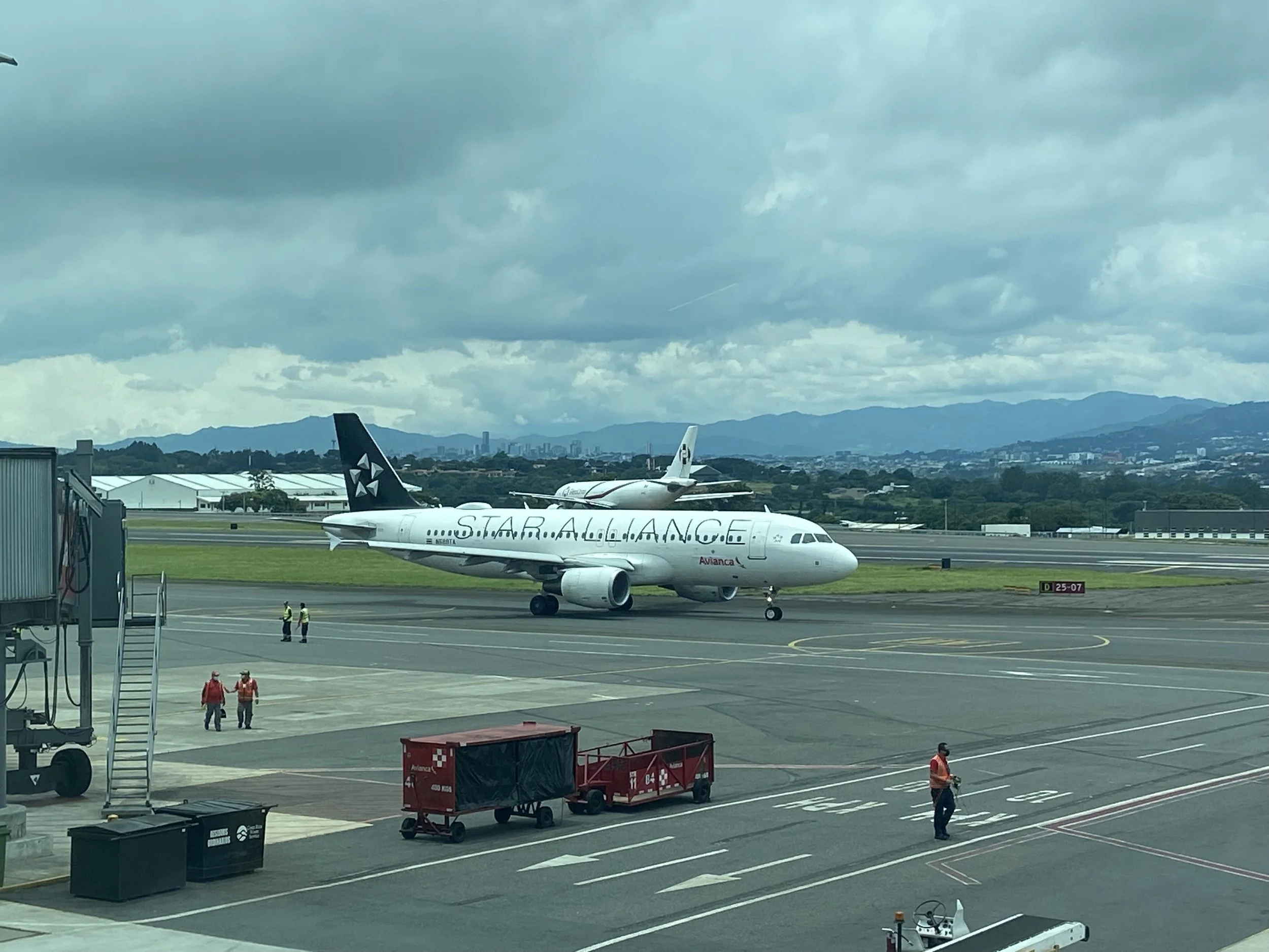 Avianca, Airbus A320-200, N689TA, Star Alliance