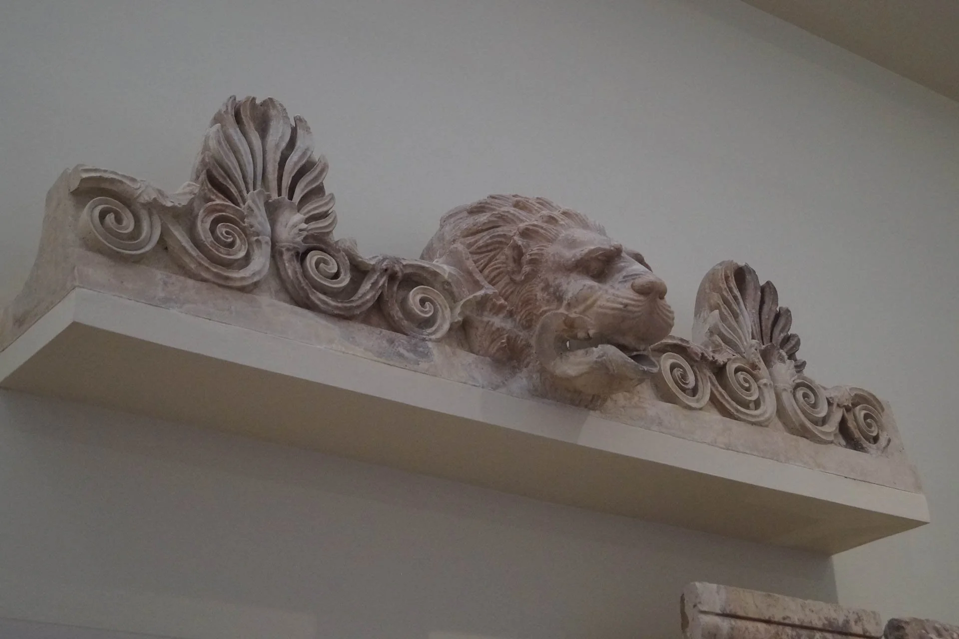 Delphi Museum - Lion headed spout