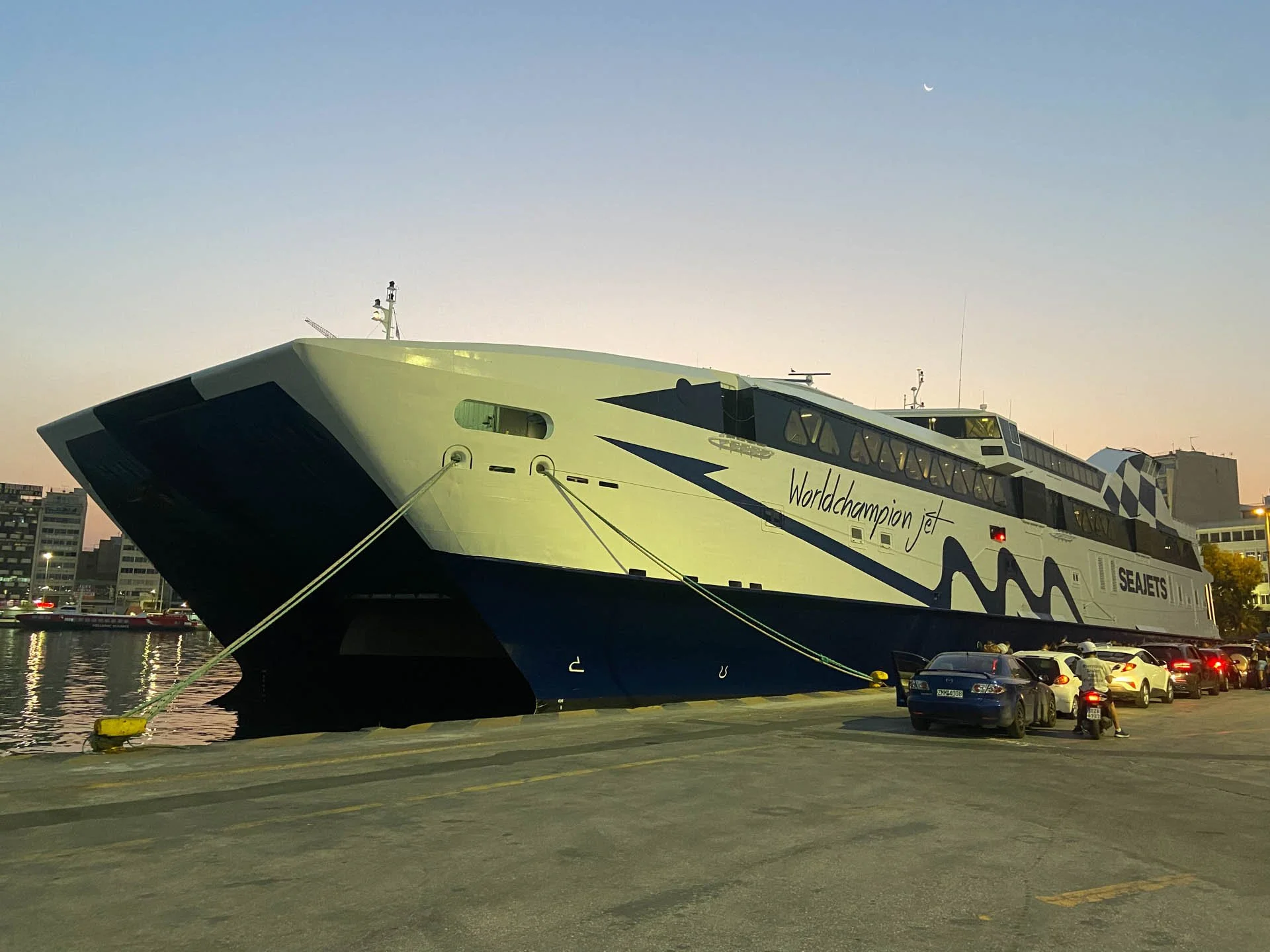 World Champion Seajet from Athens to Santorini.