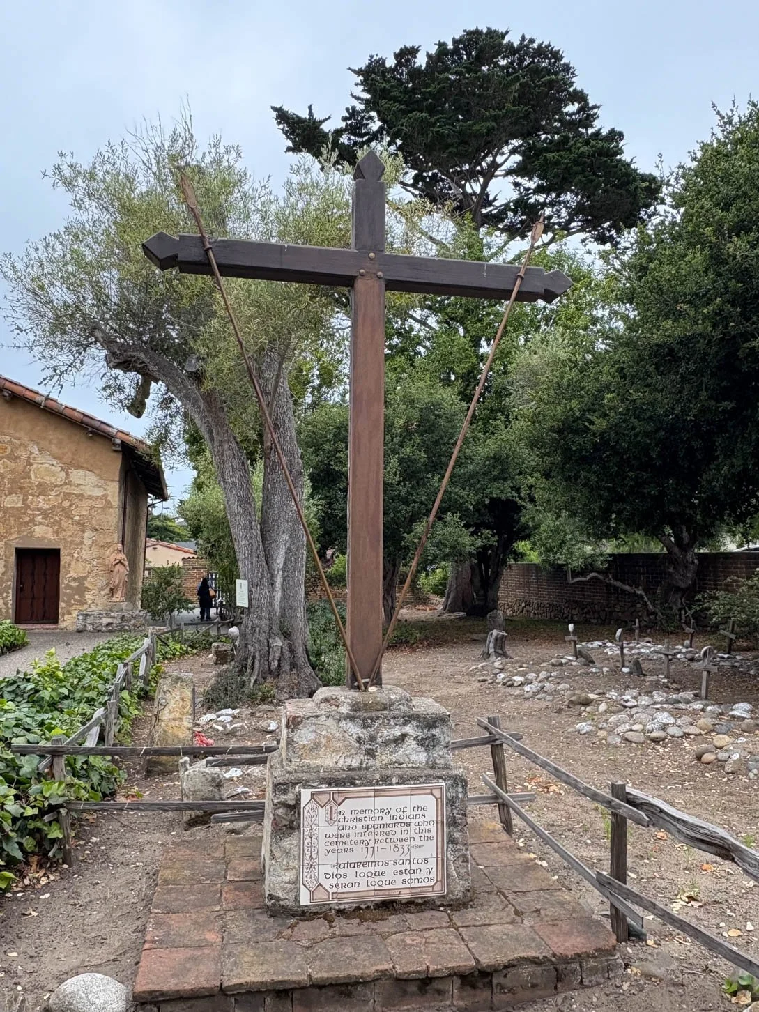 Mission San Carlos Borromeo del Río Carmelo: Cross
