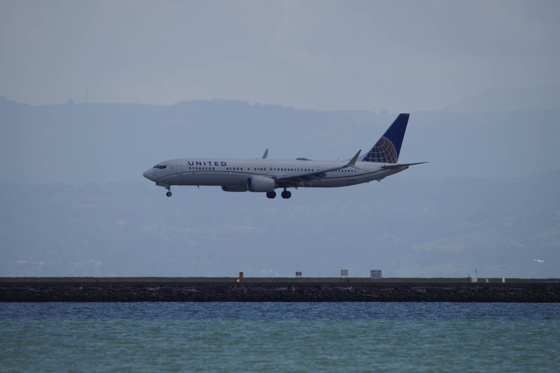 United Airlines - N27509 - Boeing 737Max9 - Continental Merger Livery