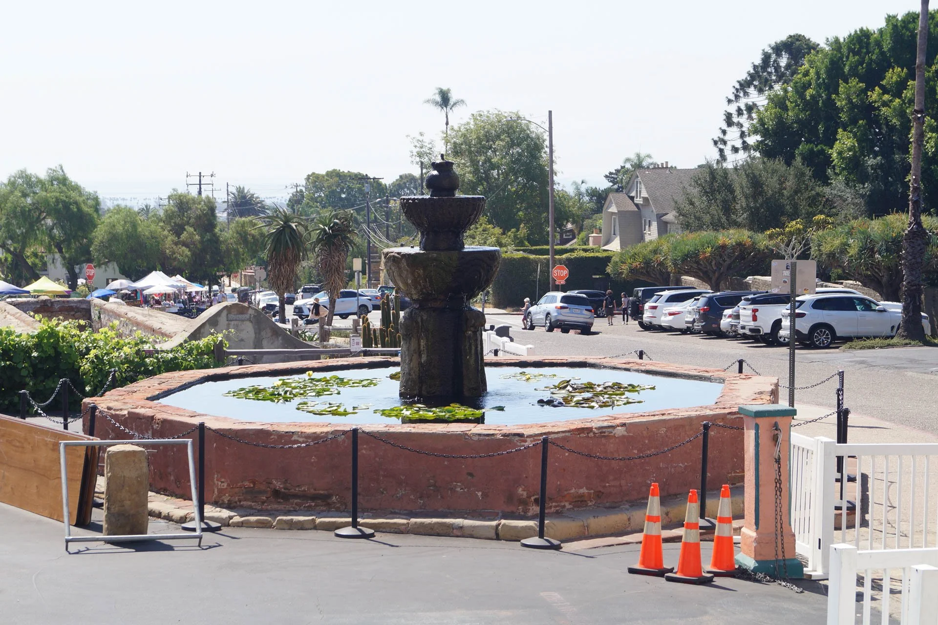 Mission Santa Barbara: Fountain