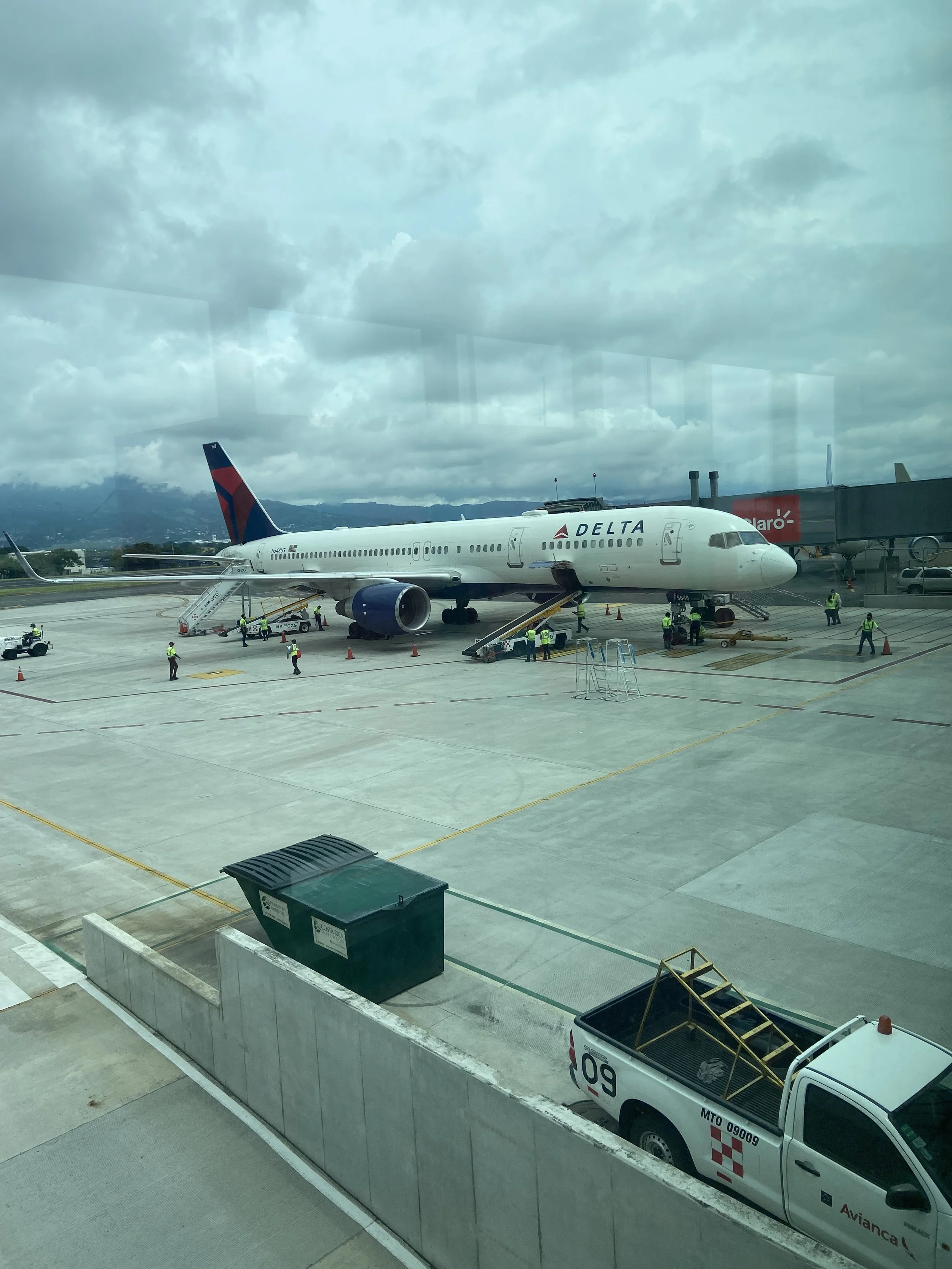 Delta Air Lines - Boeing 757-200 - N548US. Taken in San Jose, Costa Rica.