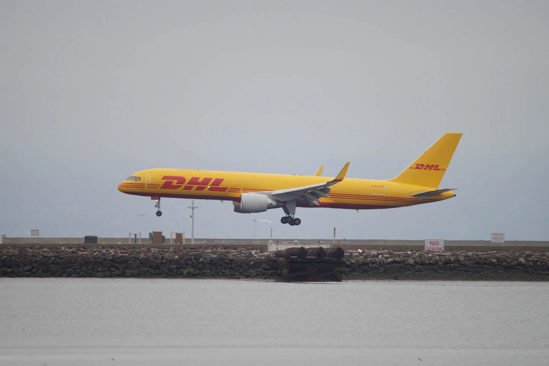 DHL_N752CS_Boeing 757-300