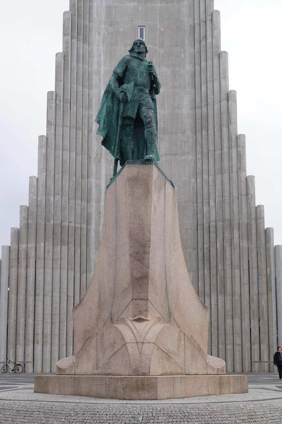 Statue of Leif Erikson