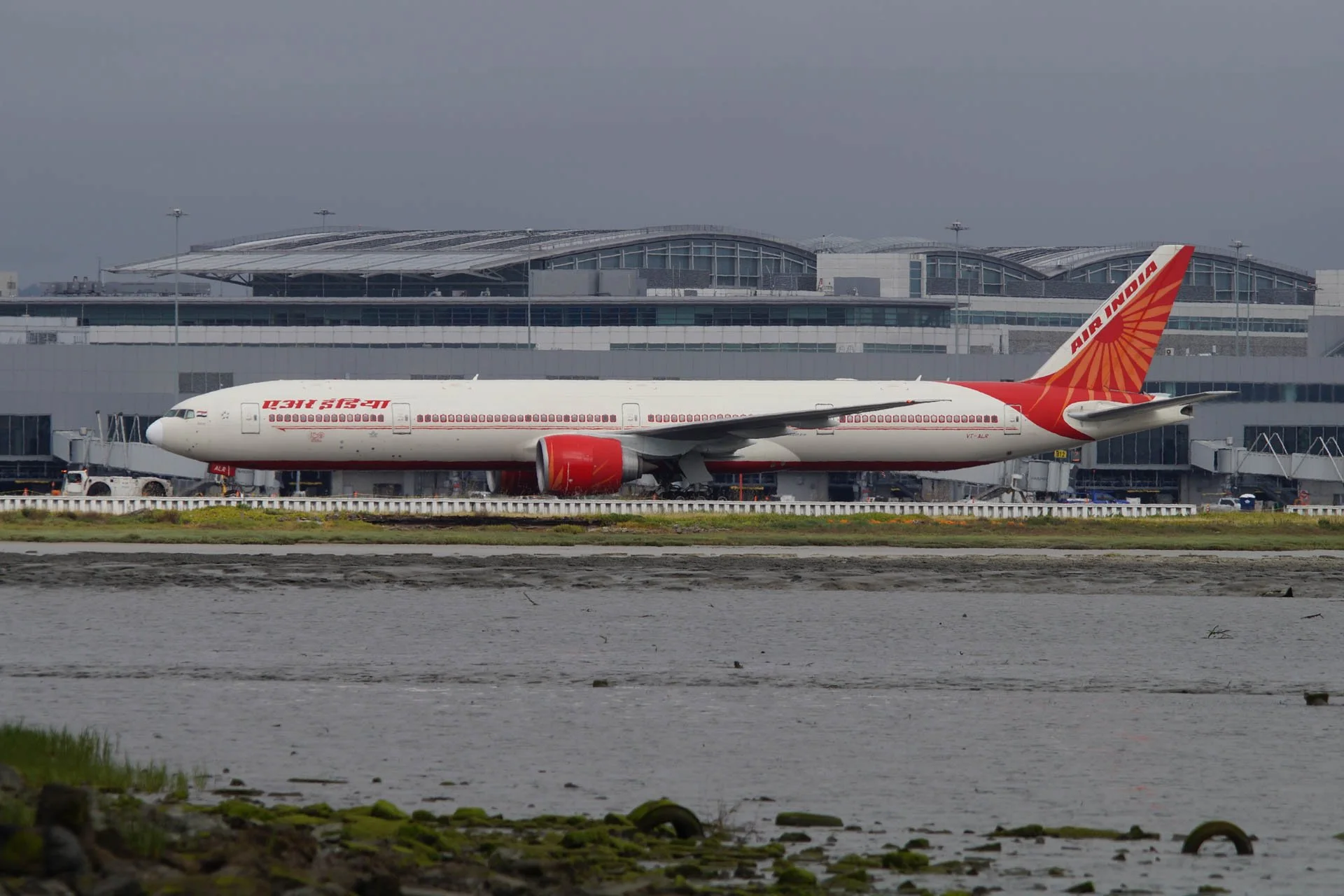 Air India_VT-ALR_Boeing 777-300ER