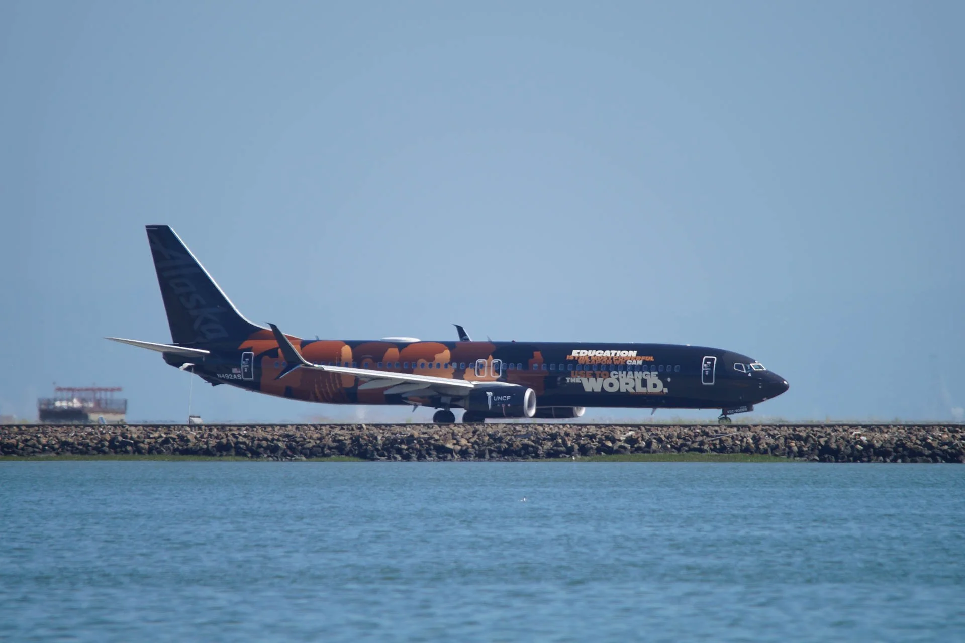 Alaska Airlines - N492AS - Boeing 737-900ER – UNCF (United Nations Children’s Fund)