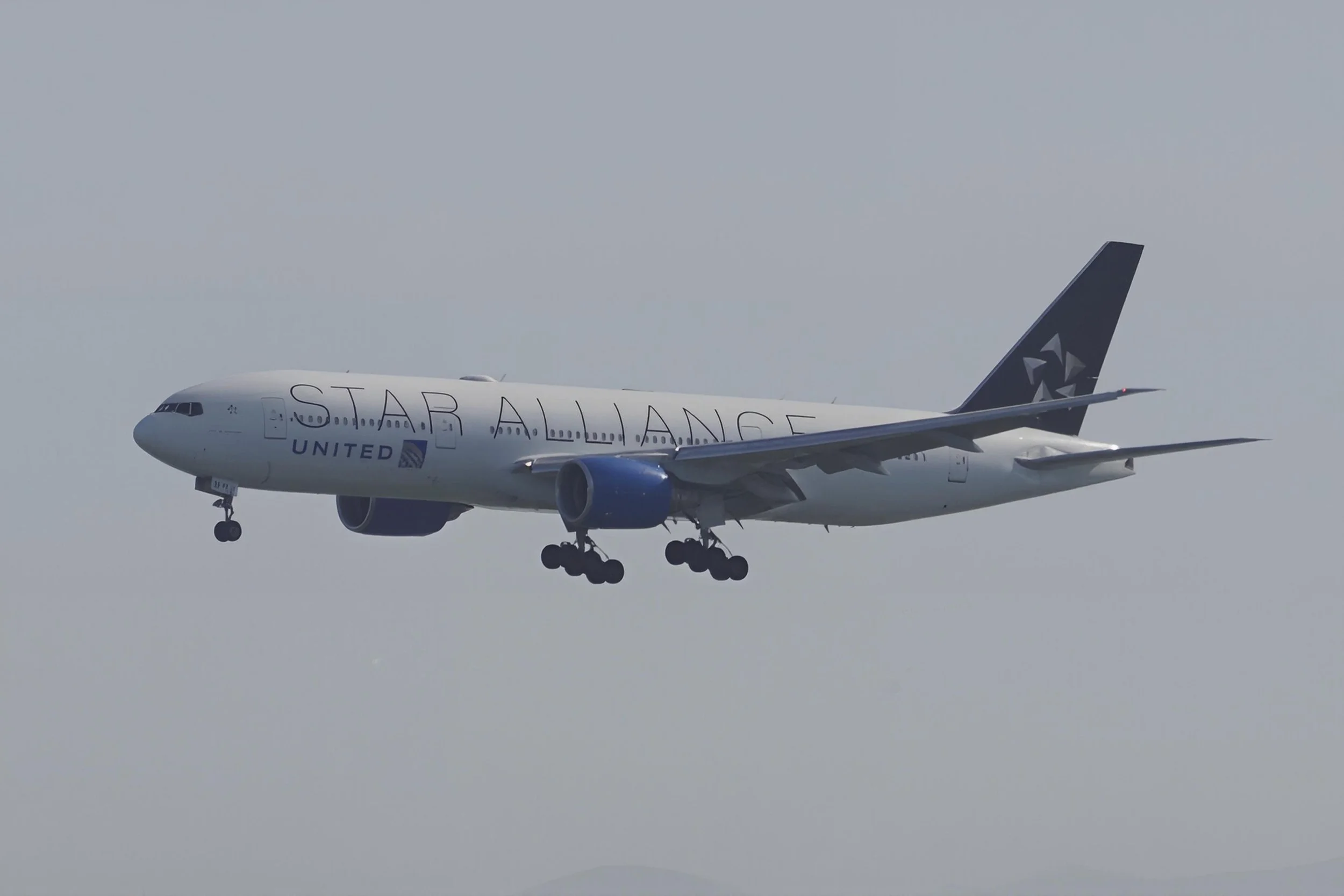 United Airlines - N794UA - Boeing 777-200ER - Star Alliance