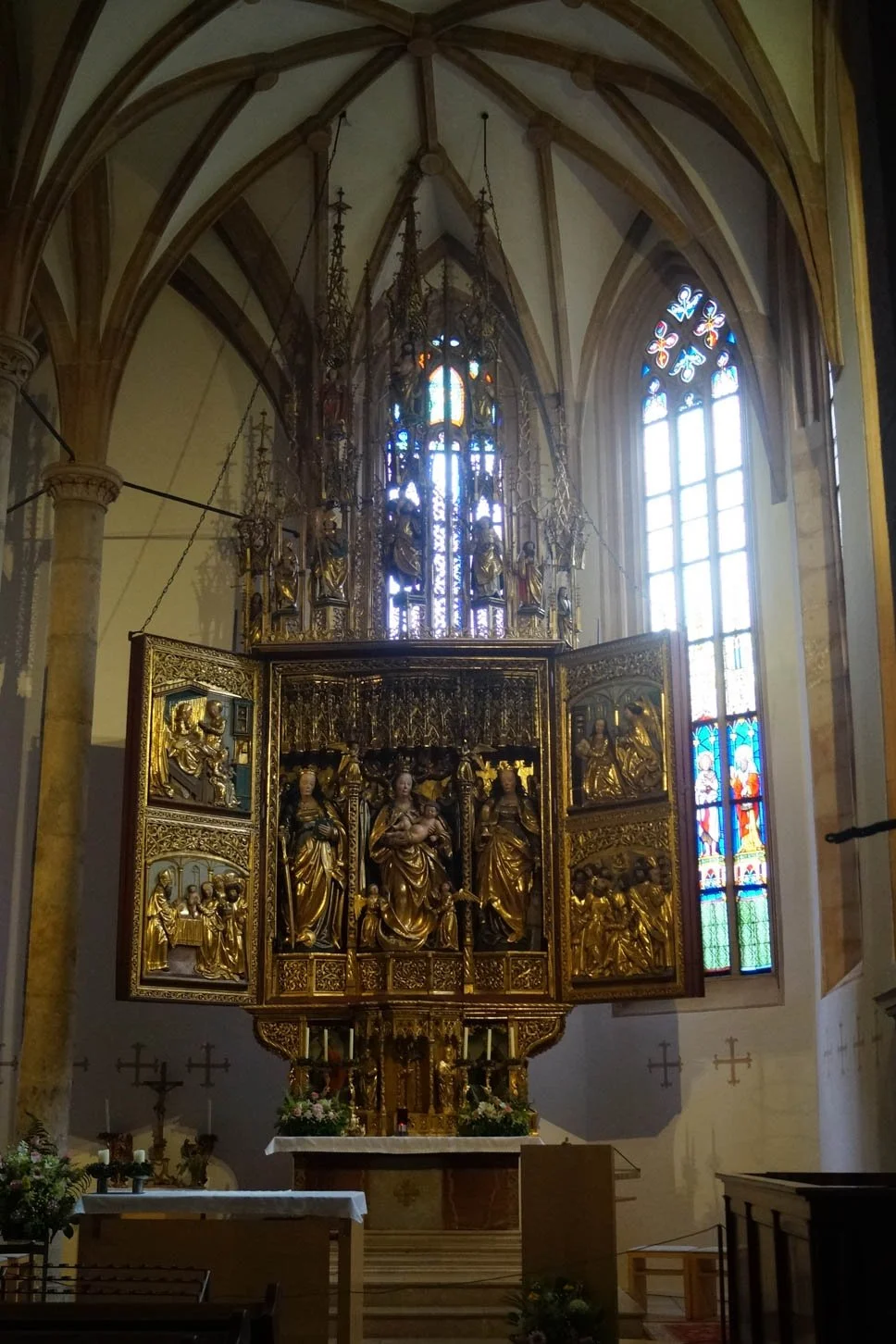 Hallstatt - Catholic Church of Hallstatt Altar